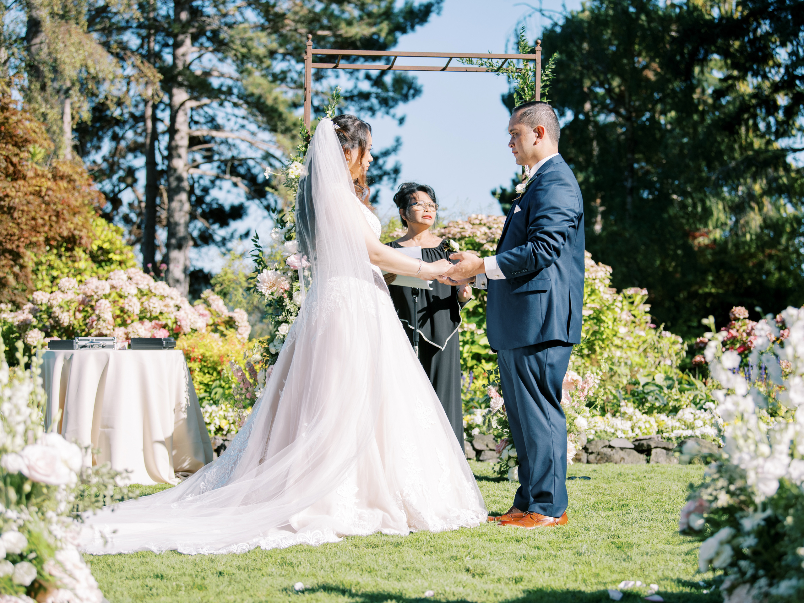 Wedding photographer Seattle. Anna Ternova — Wedding & Family Photographer in Seattle