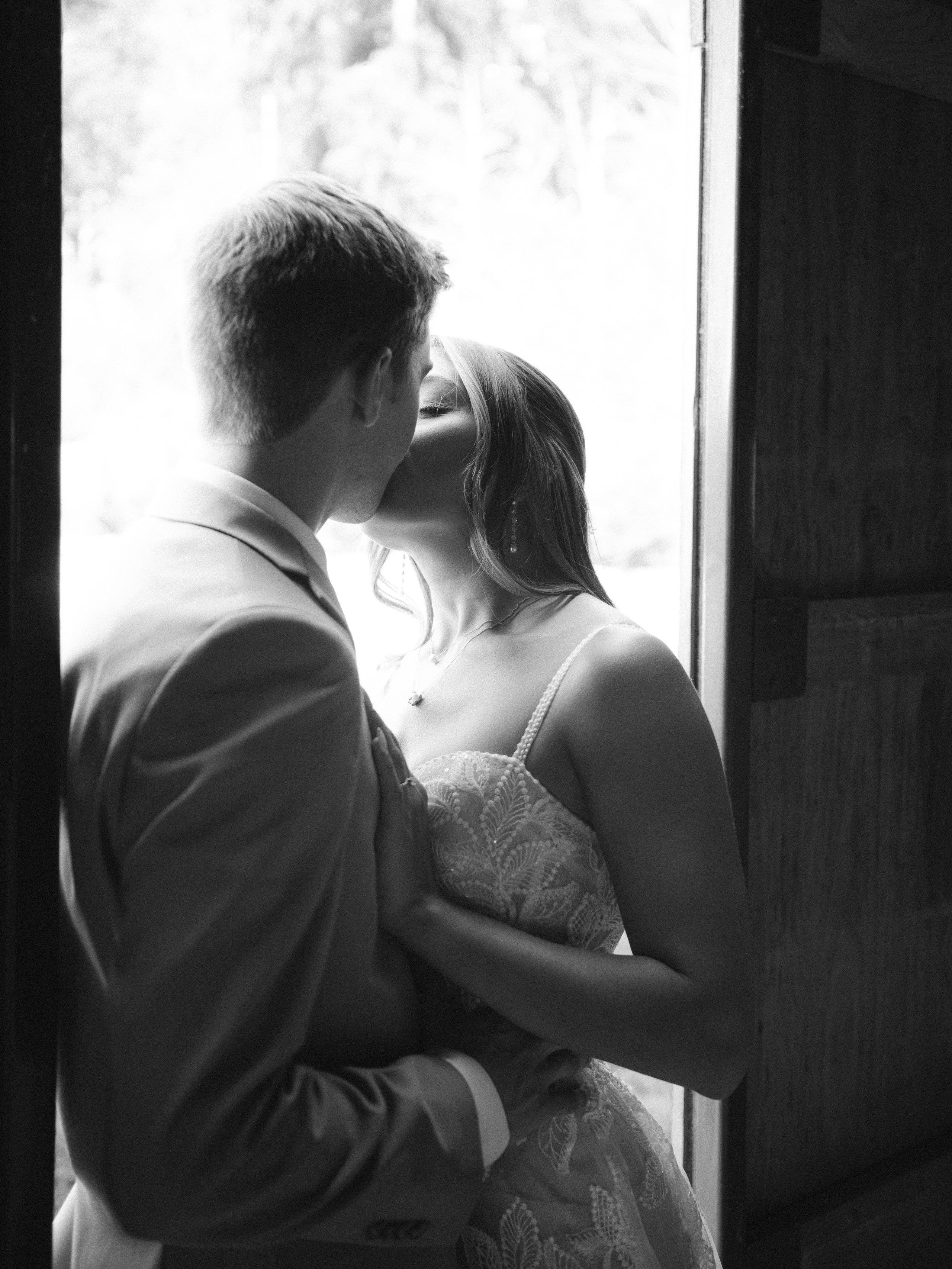 Wedding photographer Seattle. Anna Ternova — Wedding & Family Photographer in Seattle