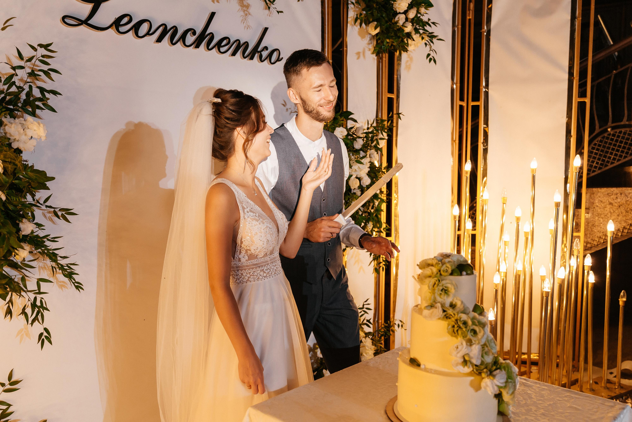 разрезание торта на улице Гостиный двор Кременчуг