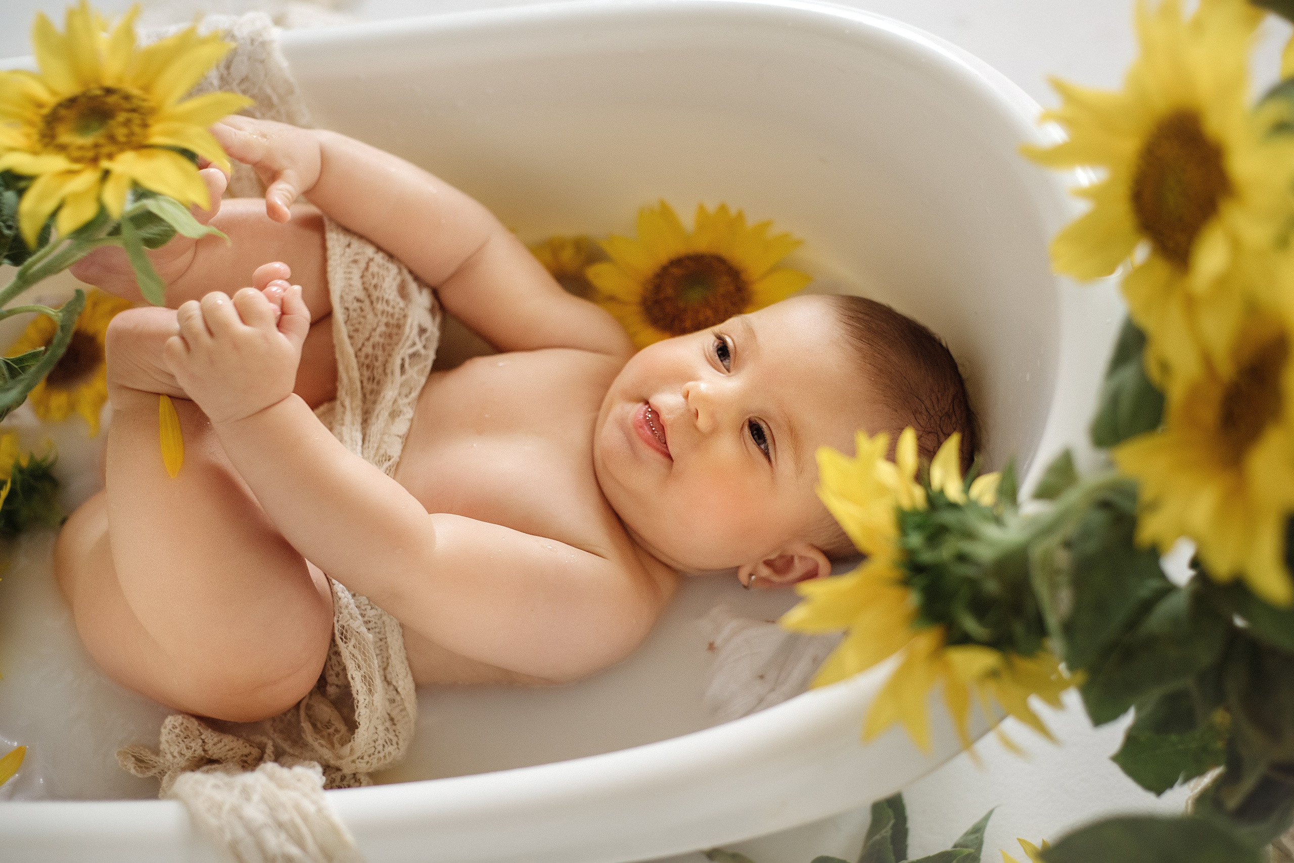 Сарочка. Фотограф новонароджених (newborn) та материнства у Житомирі Анна Якимчук