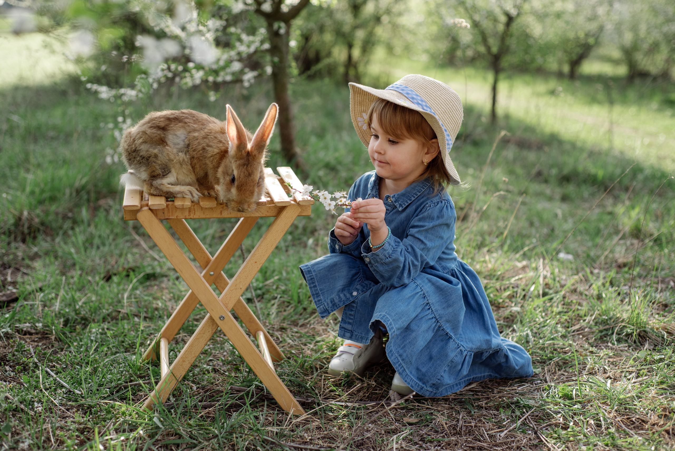 Яся і кролик. Фотограф новонароджених (newborn) та материнства у Житомирі Анна Якимчук