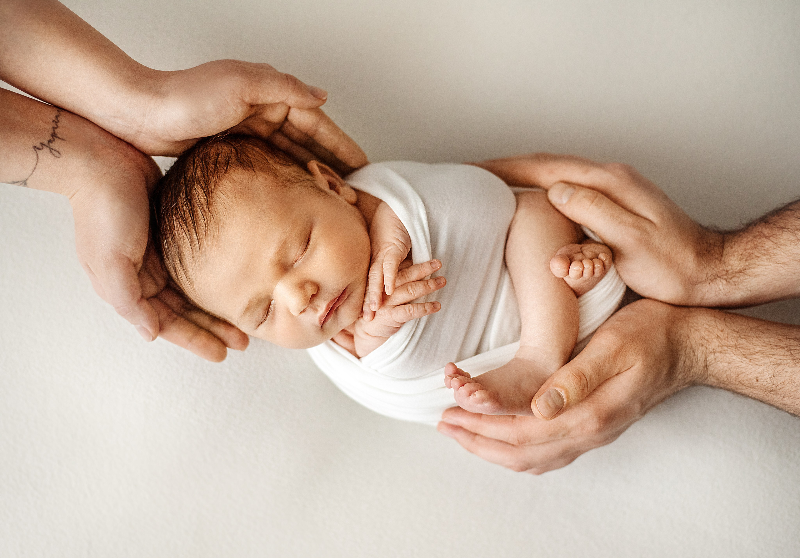 Фотограф новонароджених (newborn) та материнства у Житомирі Анна Якимчук