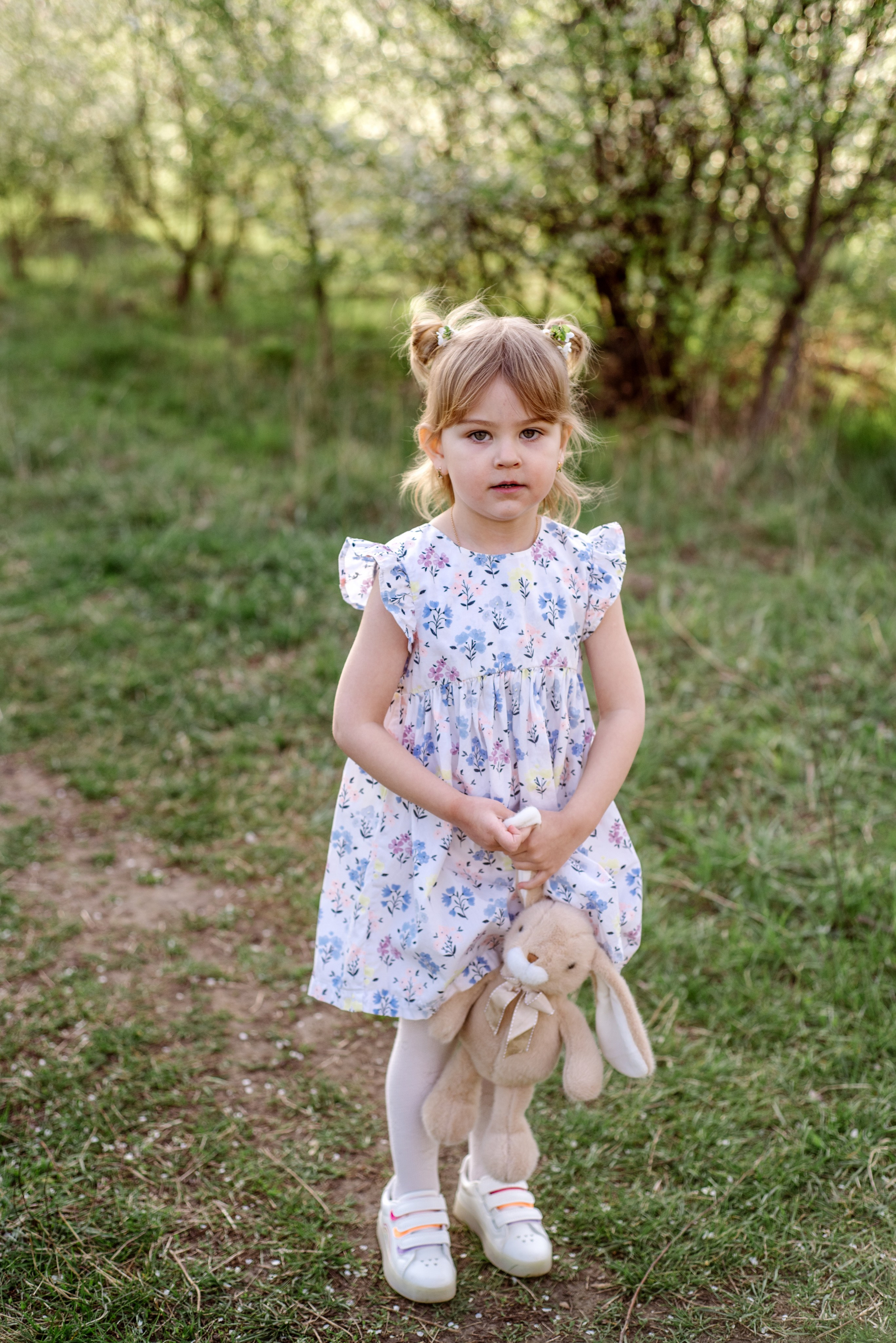 Яся і кролик. Фотограф новонароджених (newborn) та материнства у Житомирі Анна Якимчук