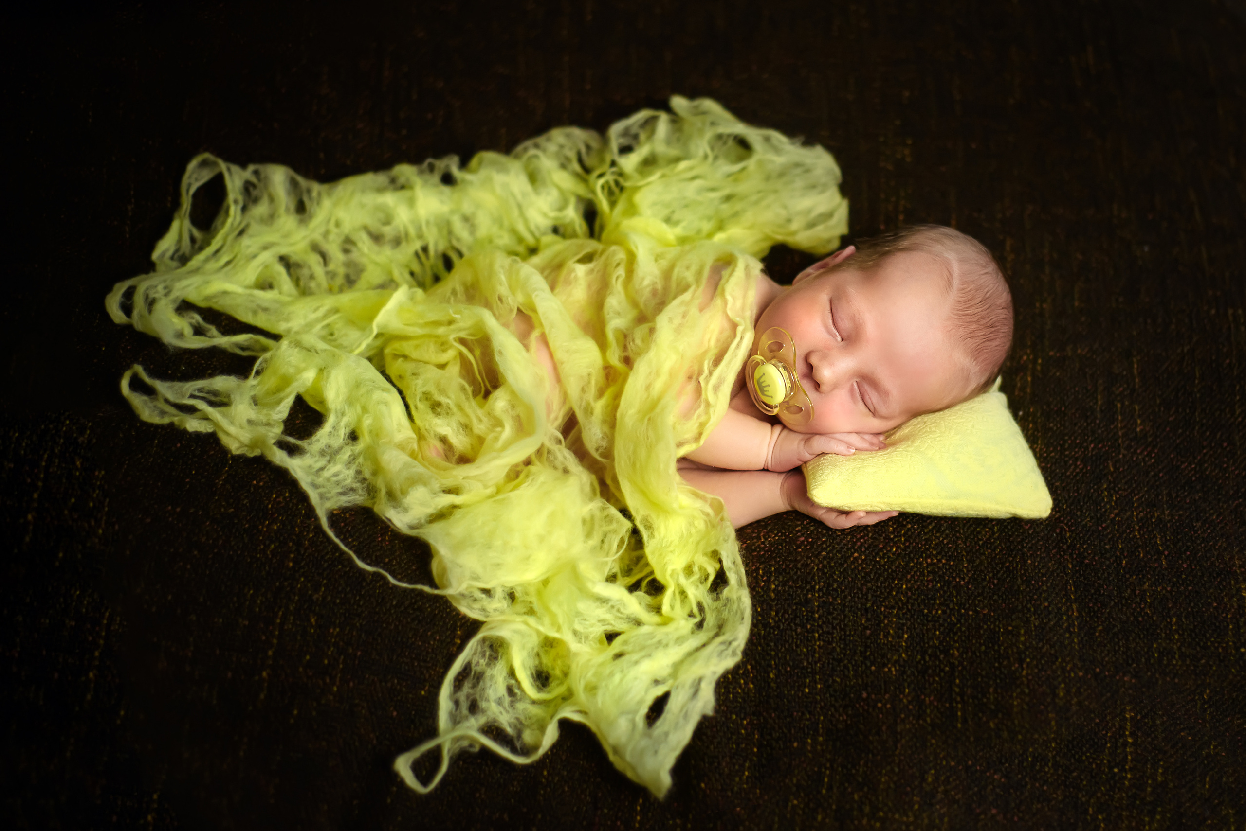 НОВОНАРОДЖЕНІ (NEWBORN). Фотограф новонароджених (newborn) та дитинства у Житомирі Анна Якимчук