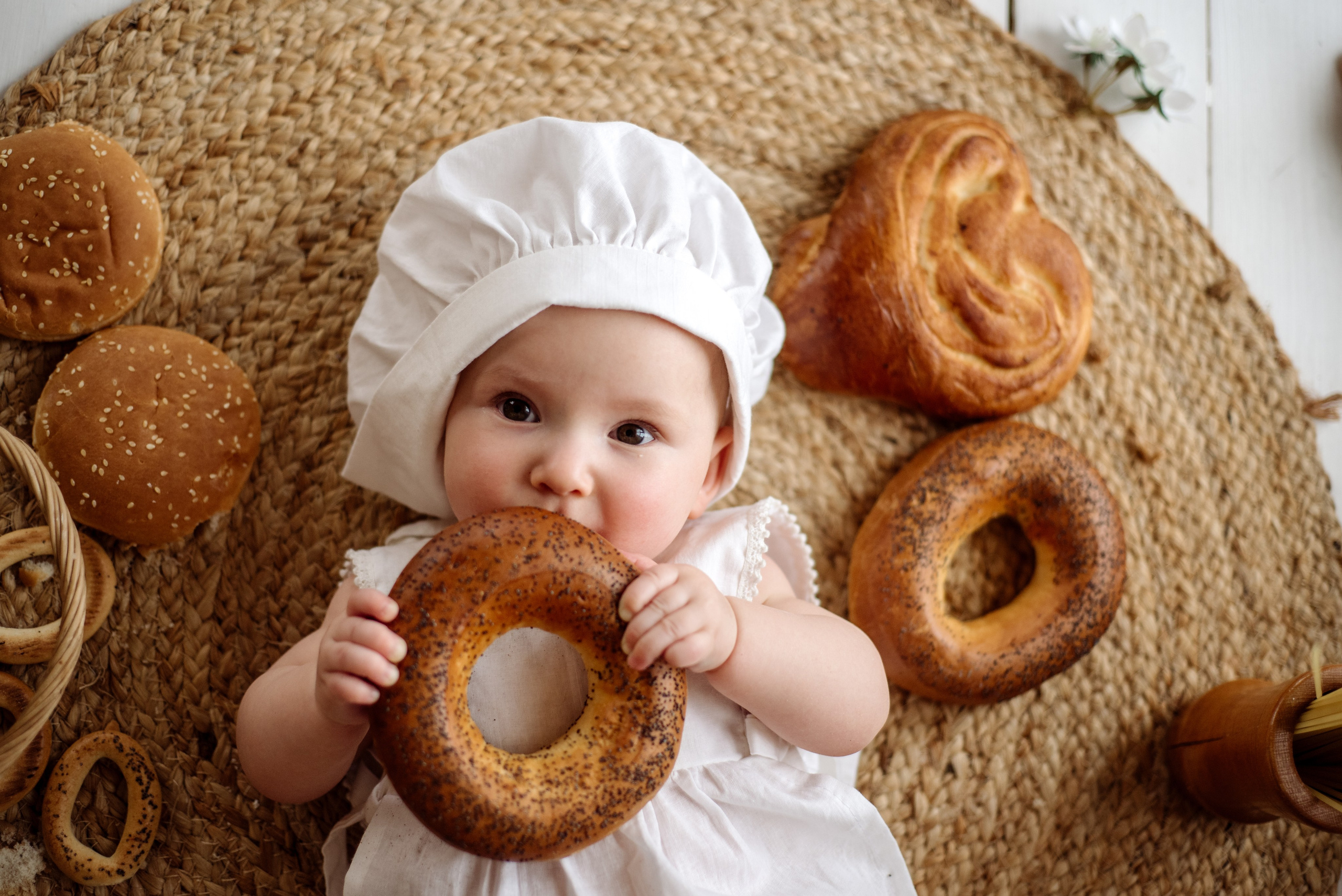 перший рік життя фотограф фотосесія дитини розвиток малюка новонароджений