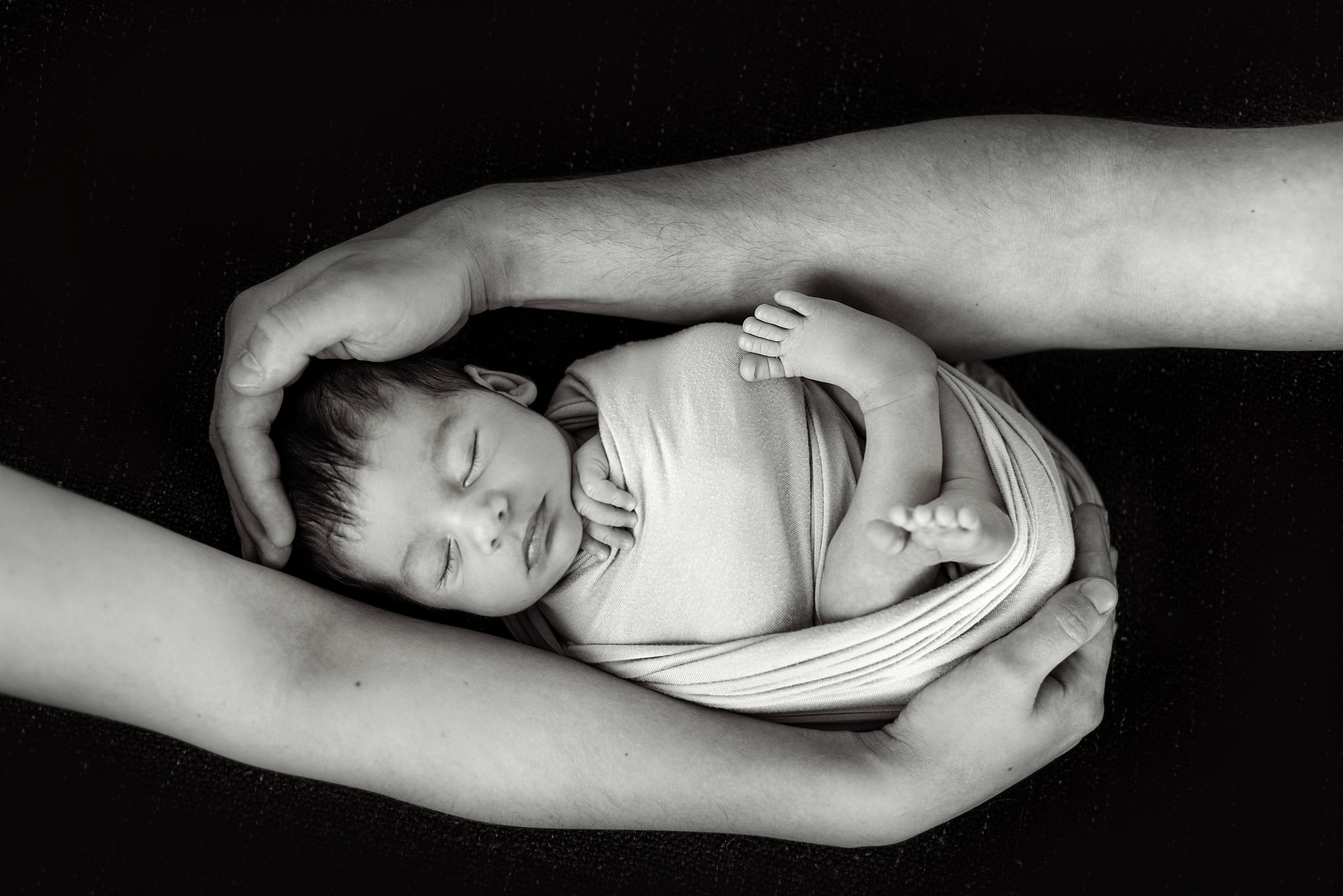 Фотограф новонароджених (newborn) та материнства у Житомирі Анна Якимчук