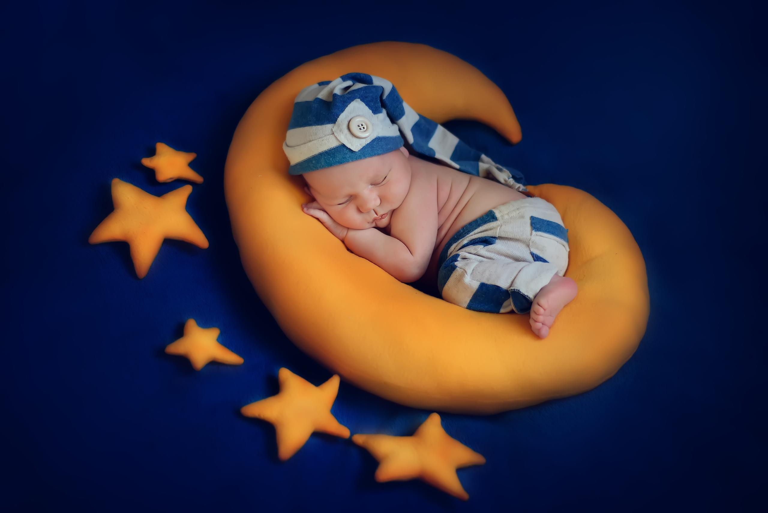 НОВОНАРОДЖЕНІ (NEWBORN). Фотограф новонароджених (newborn) та дитинства у Житомирі Анна Якимчук