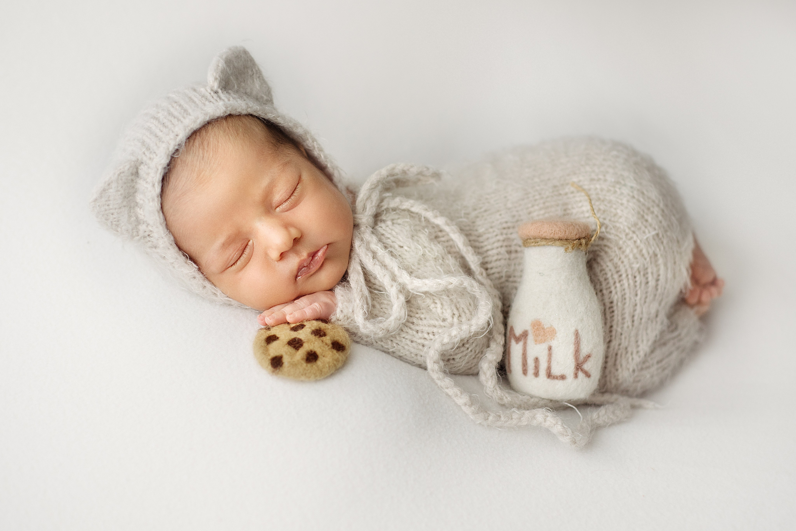 Фотограф новонароджених (newborn) та материнства у Житомирі Анна Якимчук