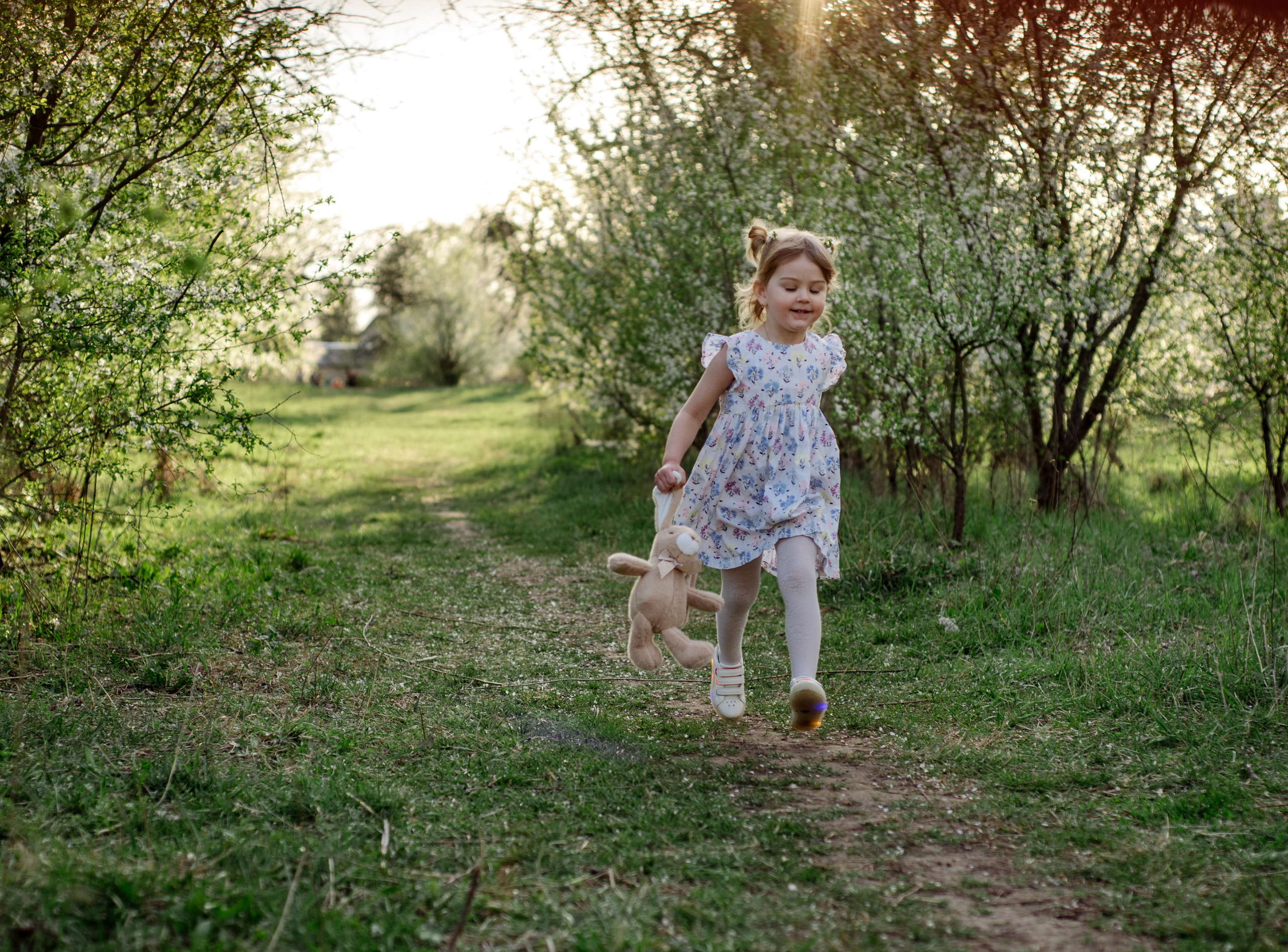 Яся і кролик. Фотограф новонароджених (newborn) та материнства у Житомирі Анна Якимчук