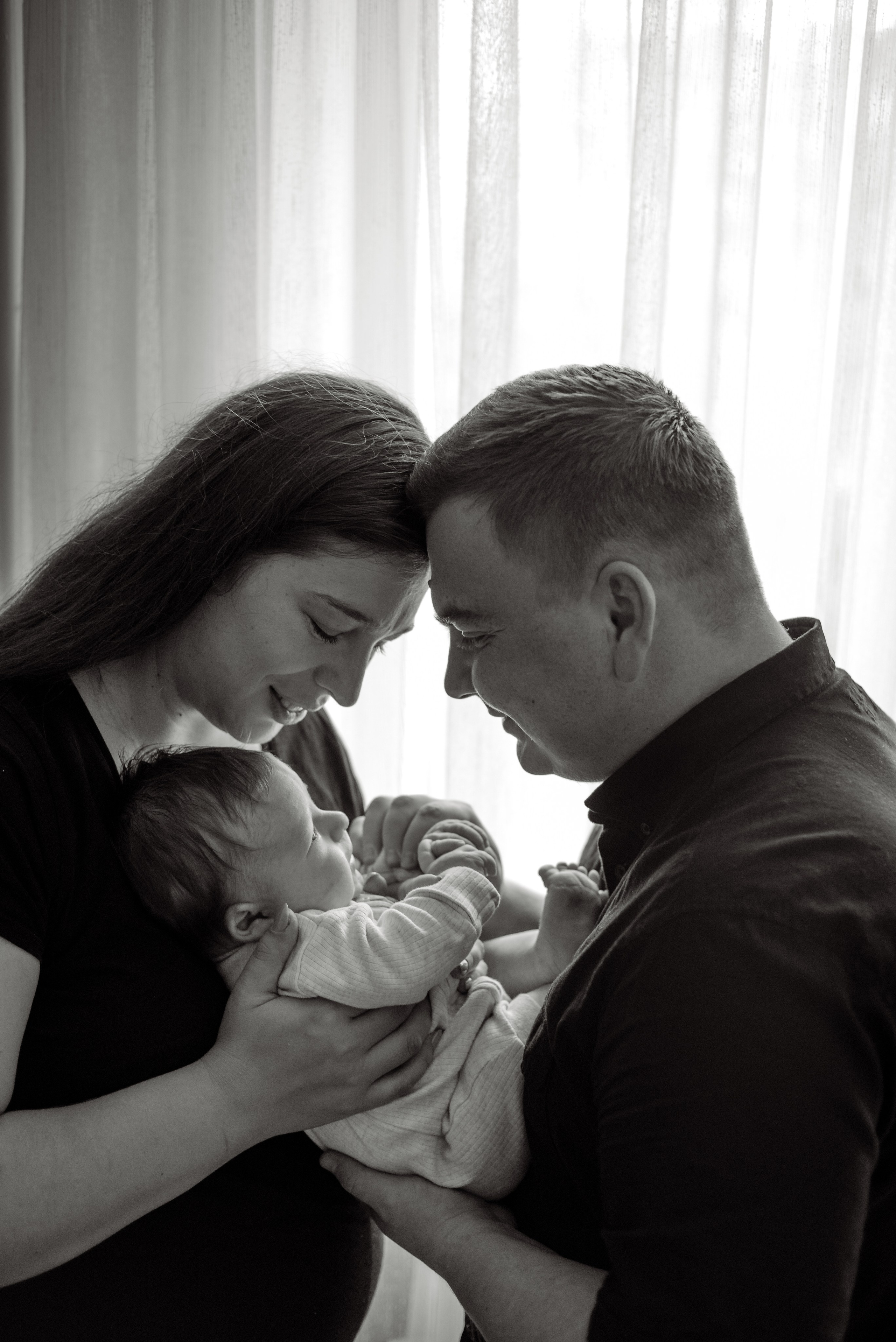 Богданчик сімейна фотоісторія. Фотограф новонароджених (newborn) та материнства у Житомирі Анна Якимчук