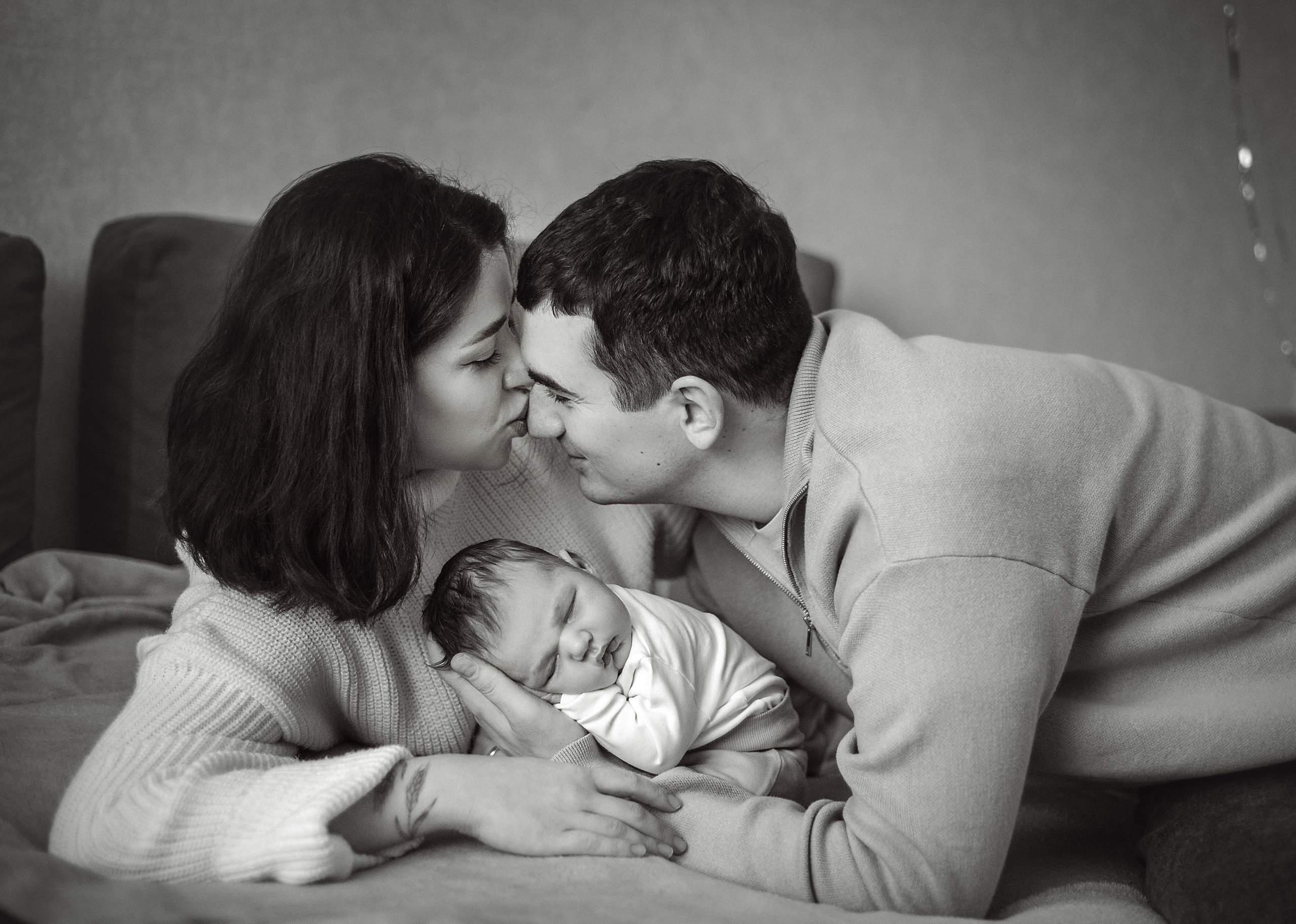 ньюборн новонароджені фотосесія домашня преміум пологи вагітність материнство фотосесія новонародженого newborn житомир фотограф сімейна історія родина традиціі