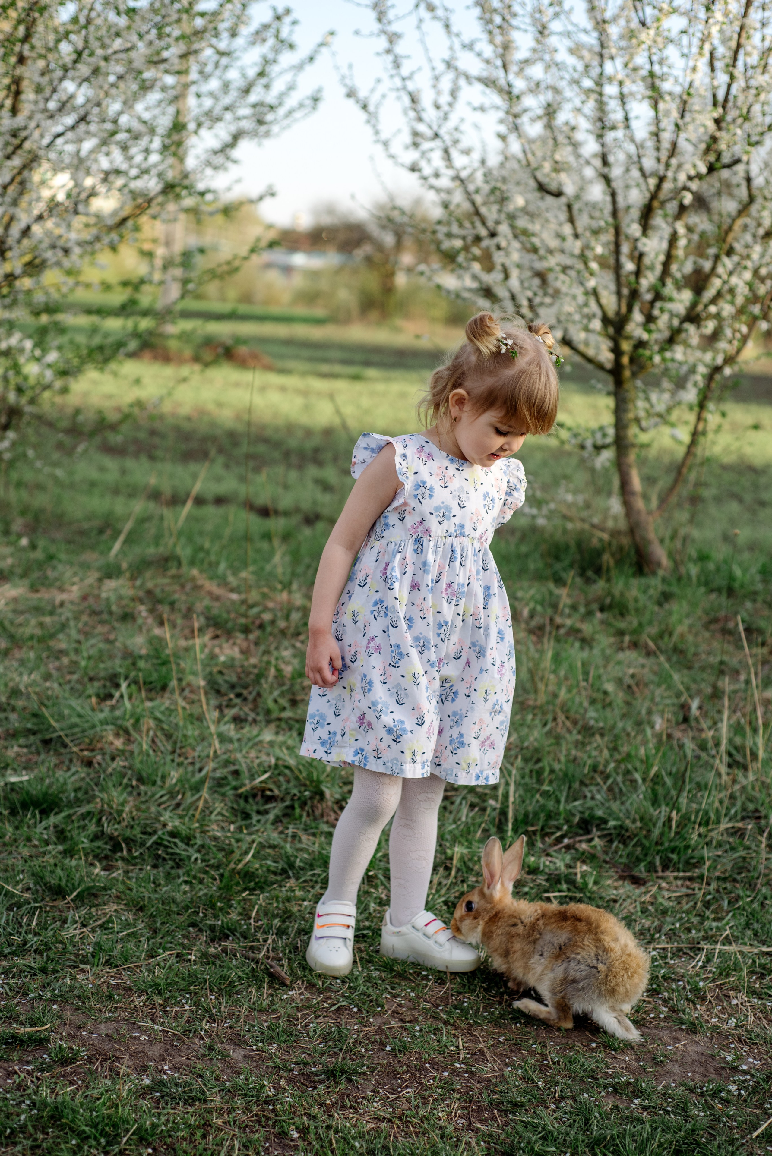 Яся і кролик. Фотограф новонароджених (newborn) та материнства у Житомирі Анна Якимчук