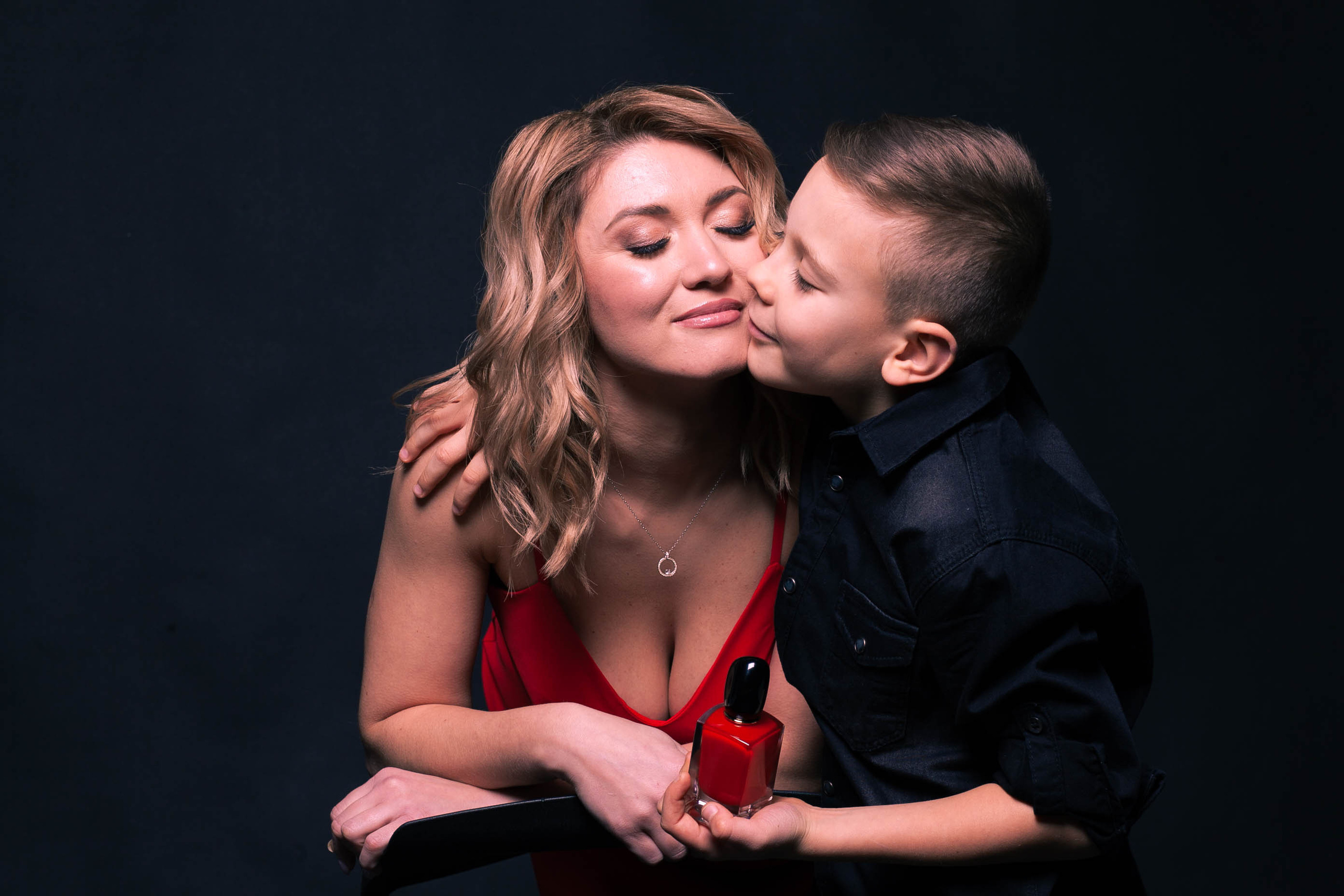 Портретная фотосессия для нежной Екатерины и ее двух мужественных парней. Photographer in Barcelona