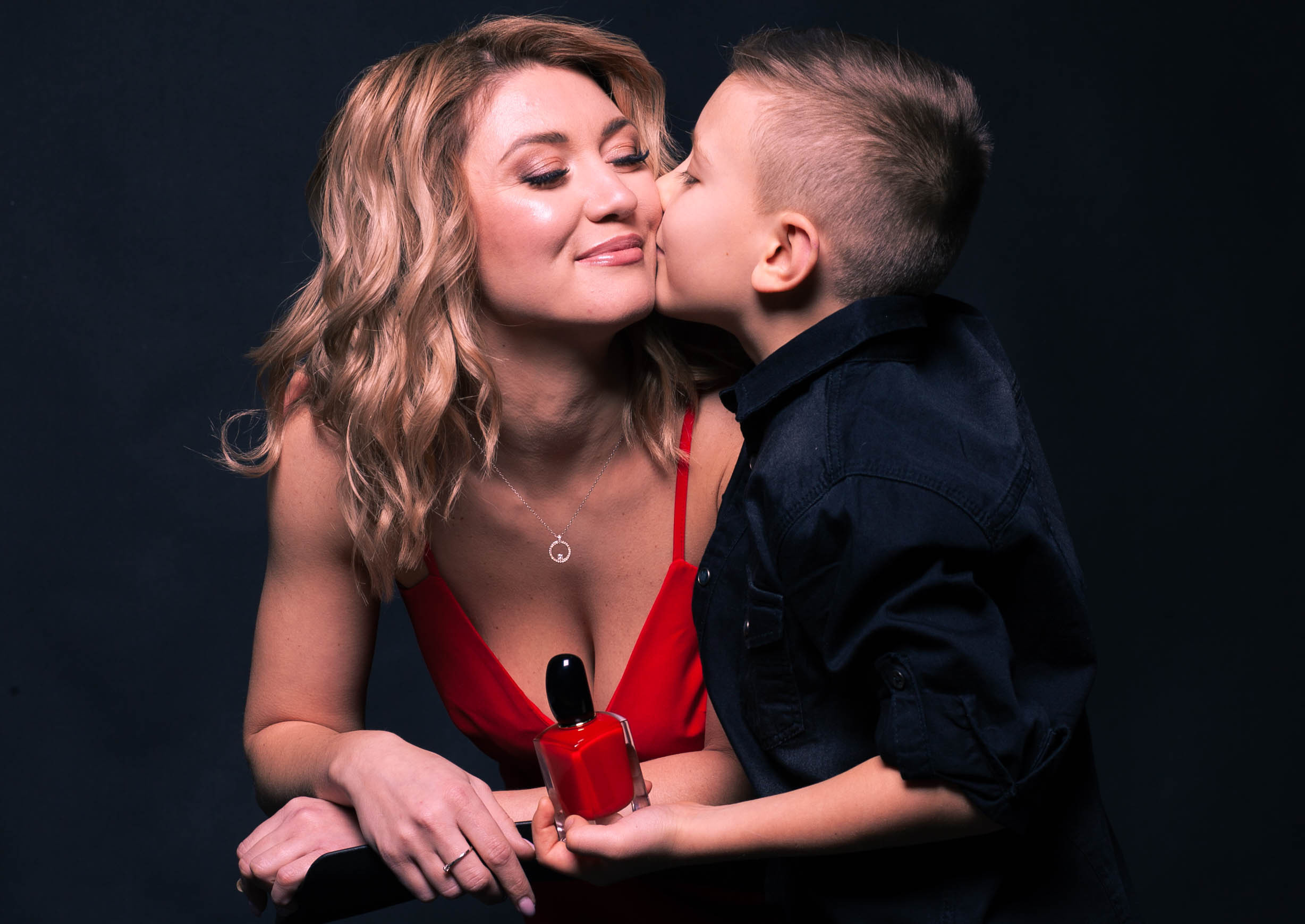 Портретная фотосессия для нежной Екатерины и ее двух мужественных парней. Photographer in Barcelona