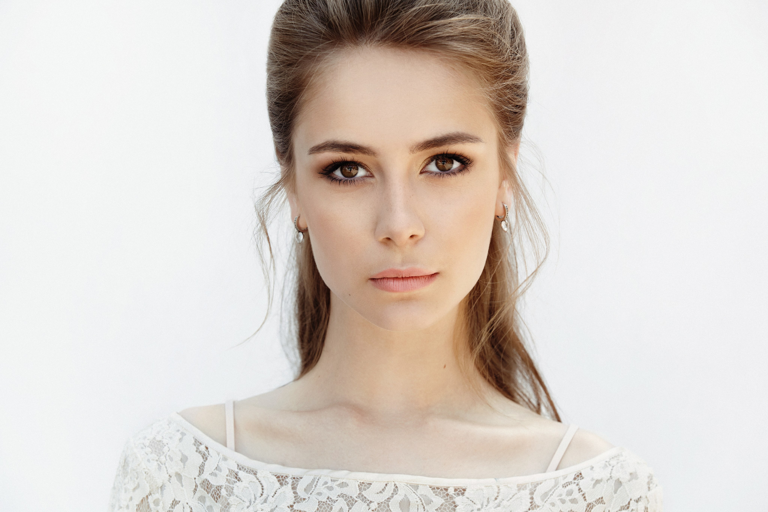 Два образи – професійна HeadShot фотосесія, що розкриває вашу індивіуадльність. Портретний та репортажний фотограф в Києві Юрій Корнійчук