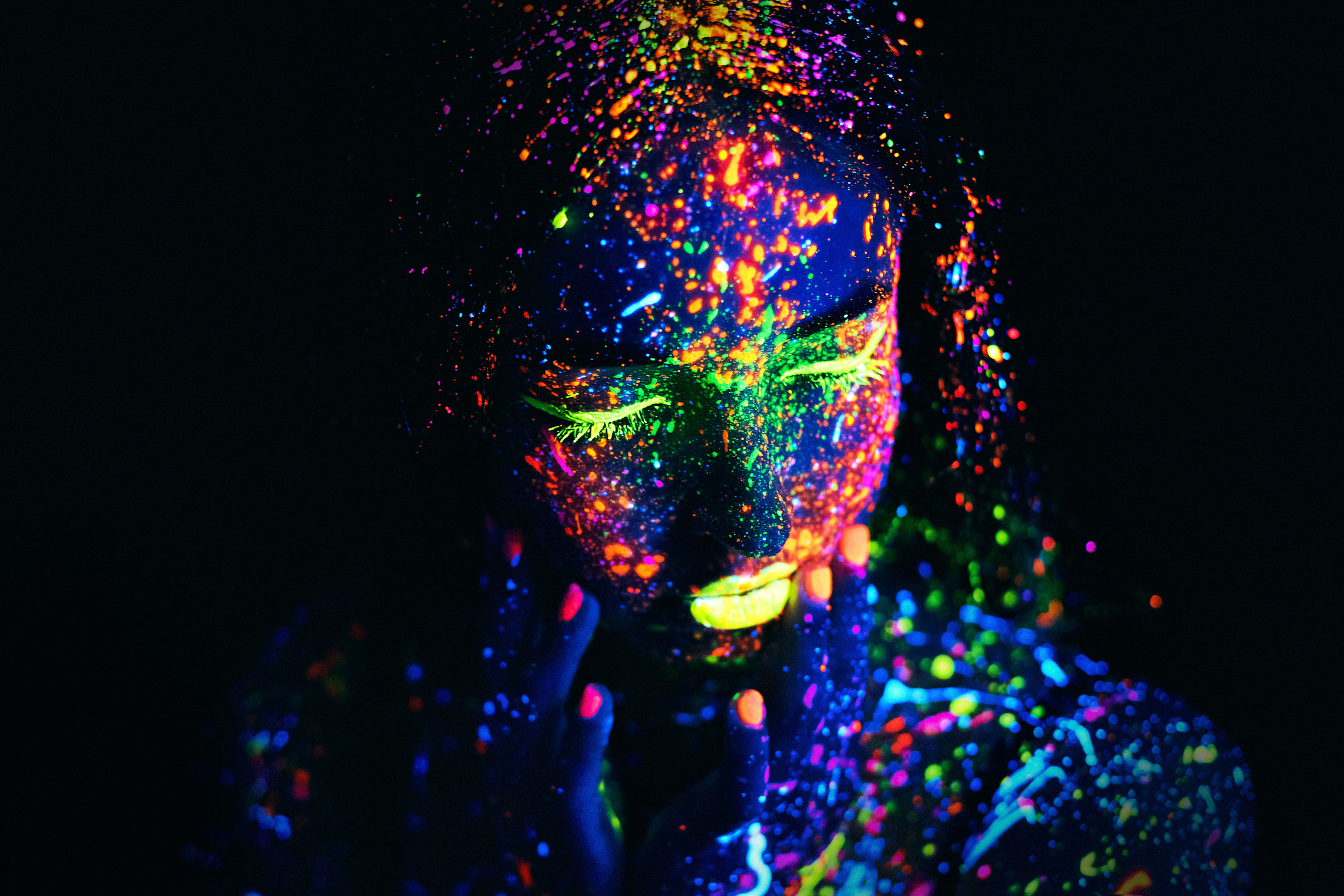 Неонова фотосесія. Портретний та репортажний фотограф в Києві Юрій Корнійчук