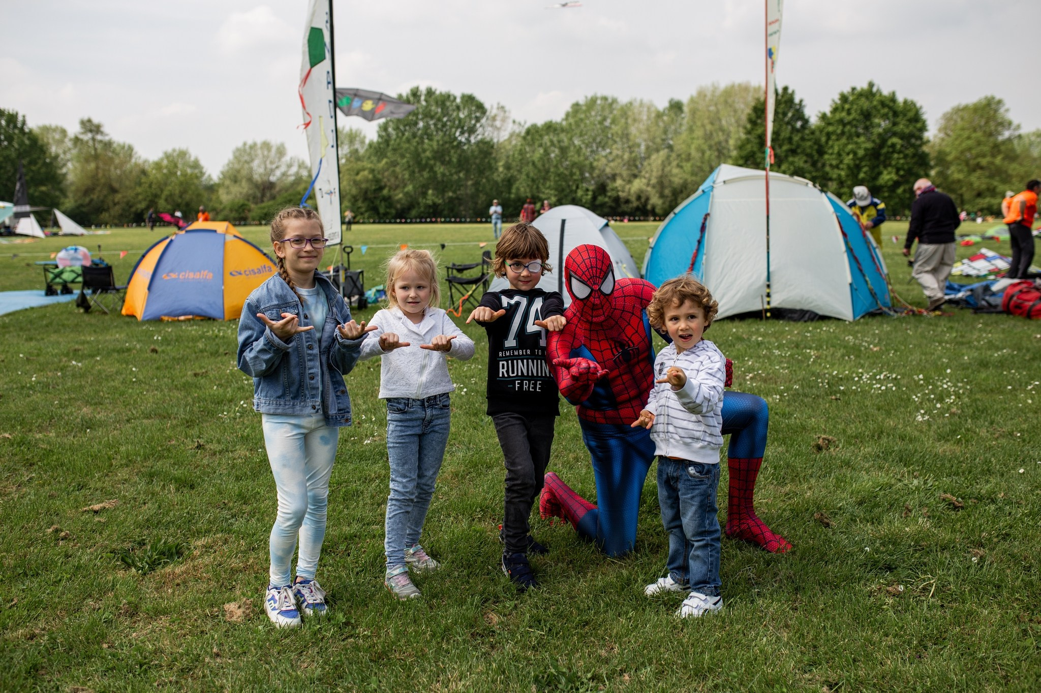 Reportage dell’annuale festival degli aquiloni Vulandra. Fotografa ritrattista Olga Ferrara Bologna Padova