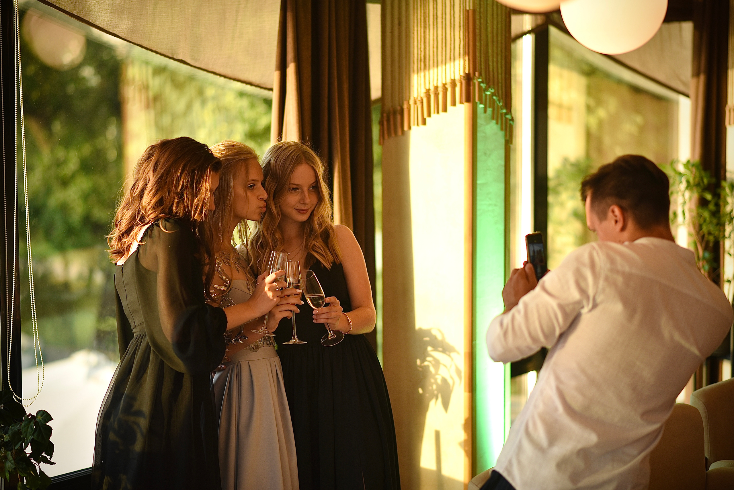 Випускний вечір 11-го класу. Фотограф Марія Якимичева