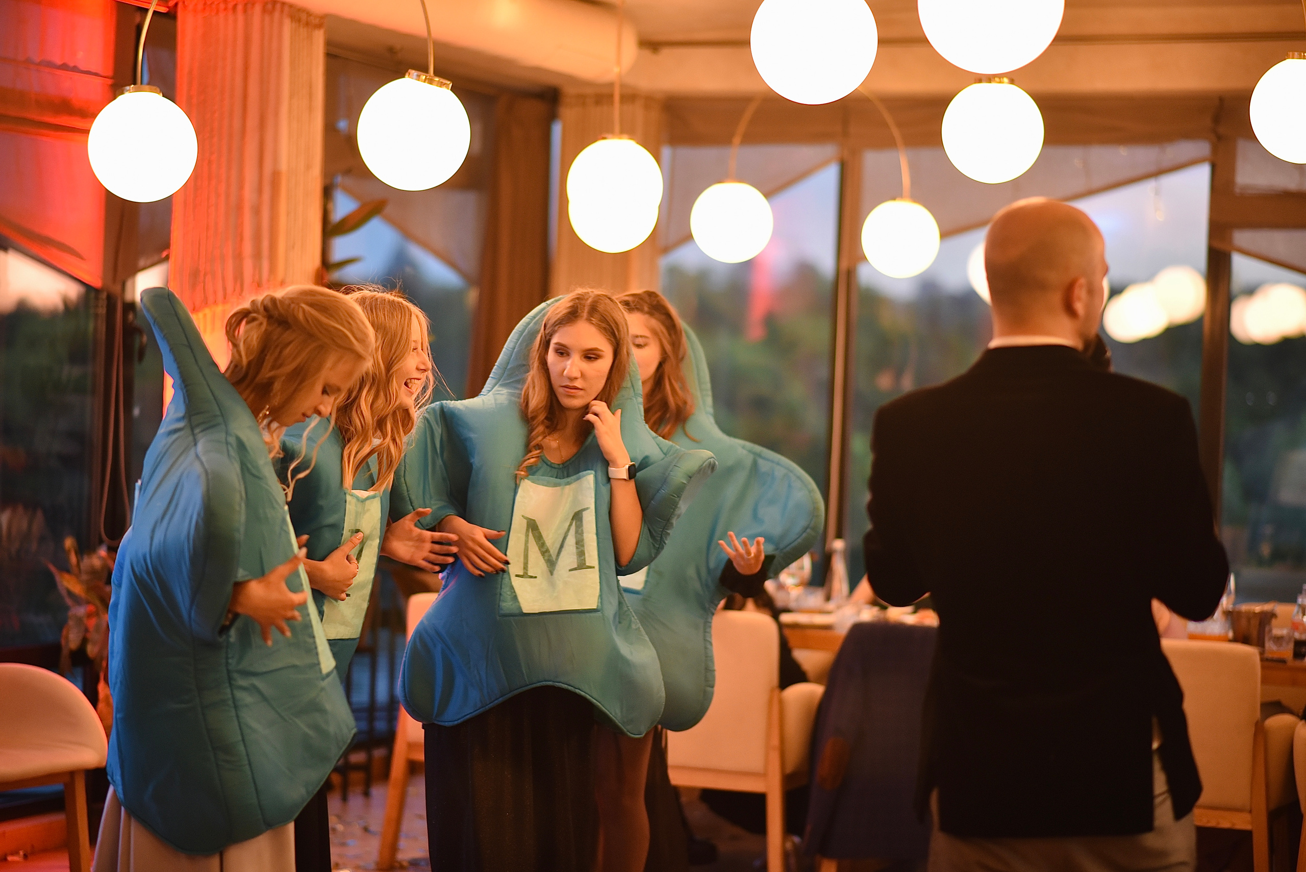 Випускний вечір 11-го класу. Фотограф Марія Якимичева