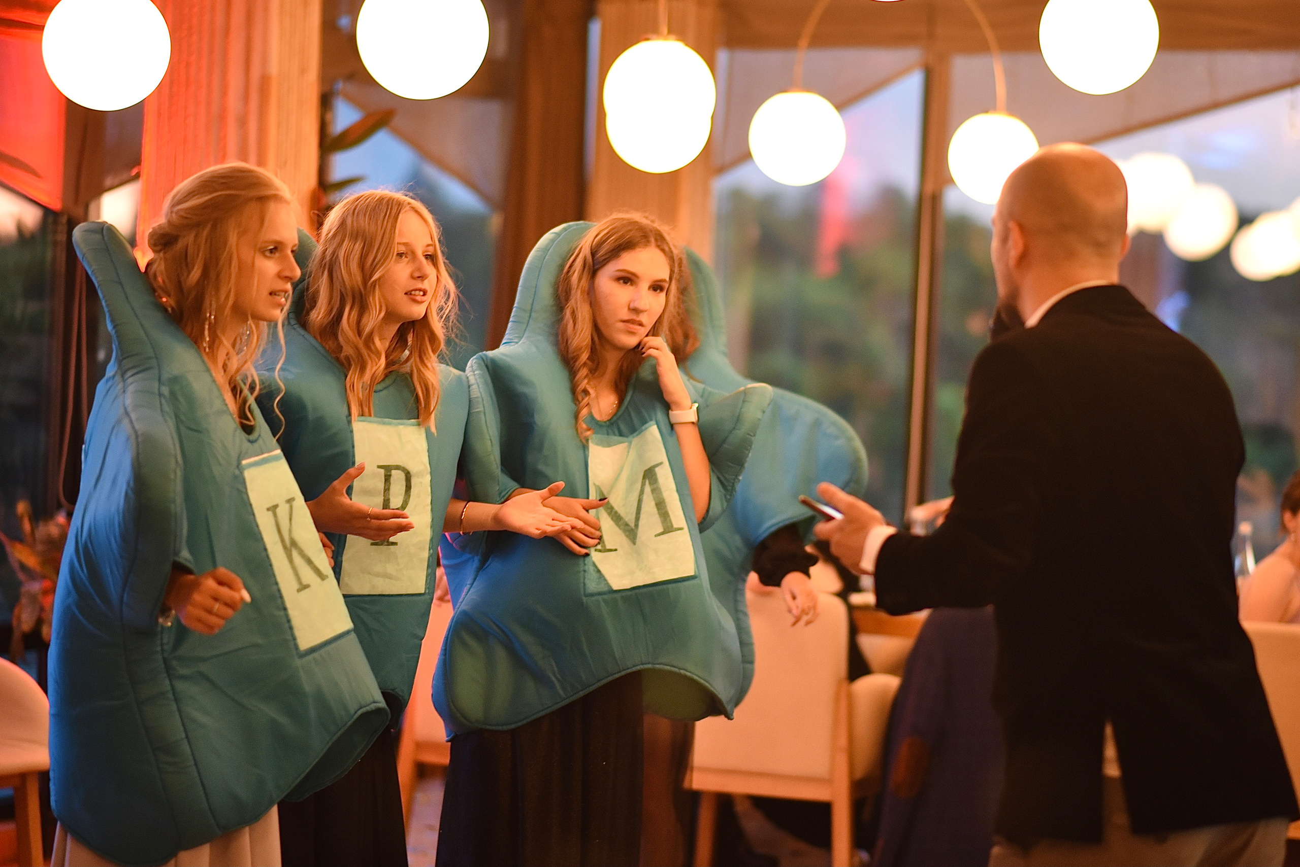 Випускний вечір 11-го класу. Фотограф Марія Якимичева