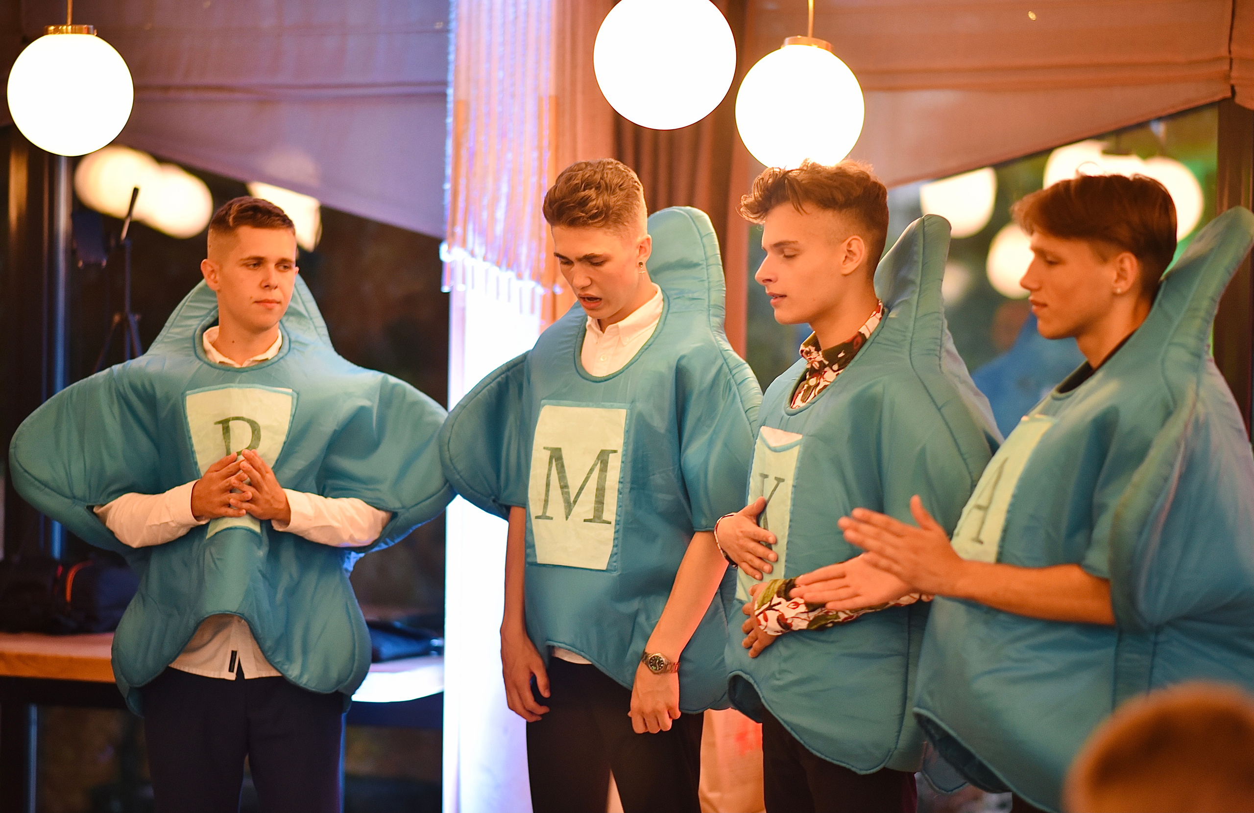 Випускний вечір 11-го класу. Фотограф Марія Якимичева