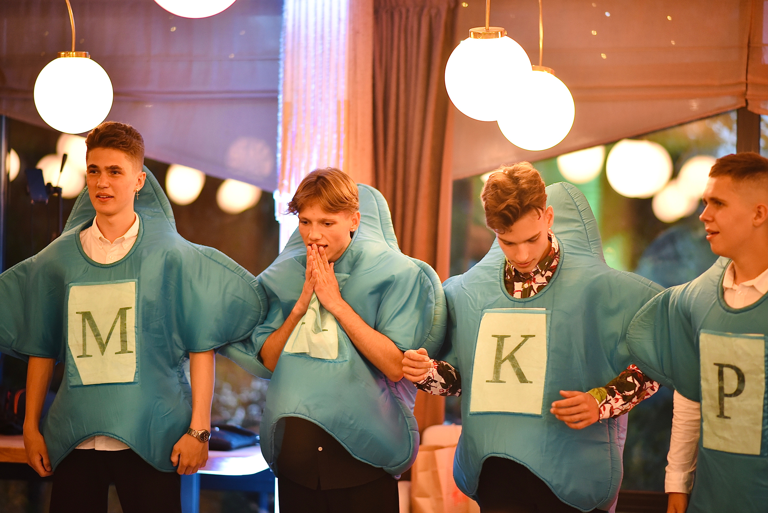 Випускний вечір 11-го класу. Фотограф Марія Якимичева