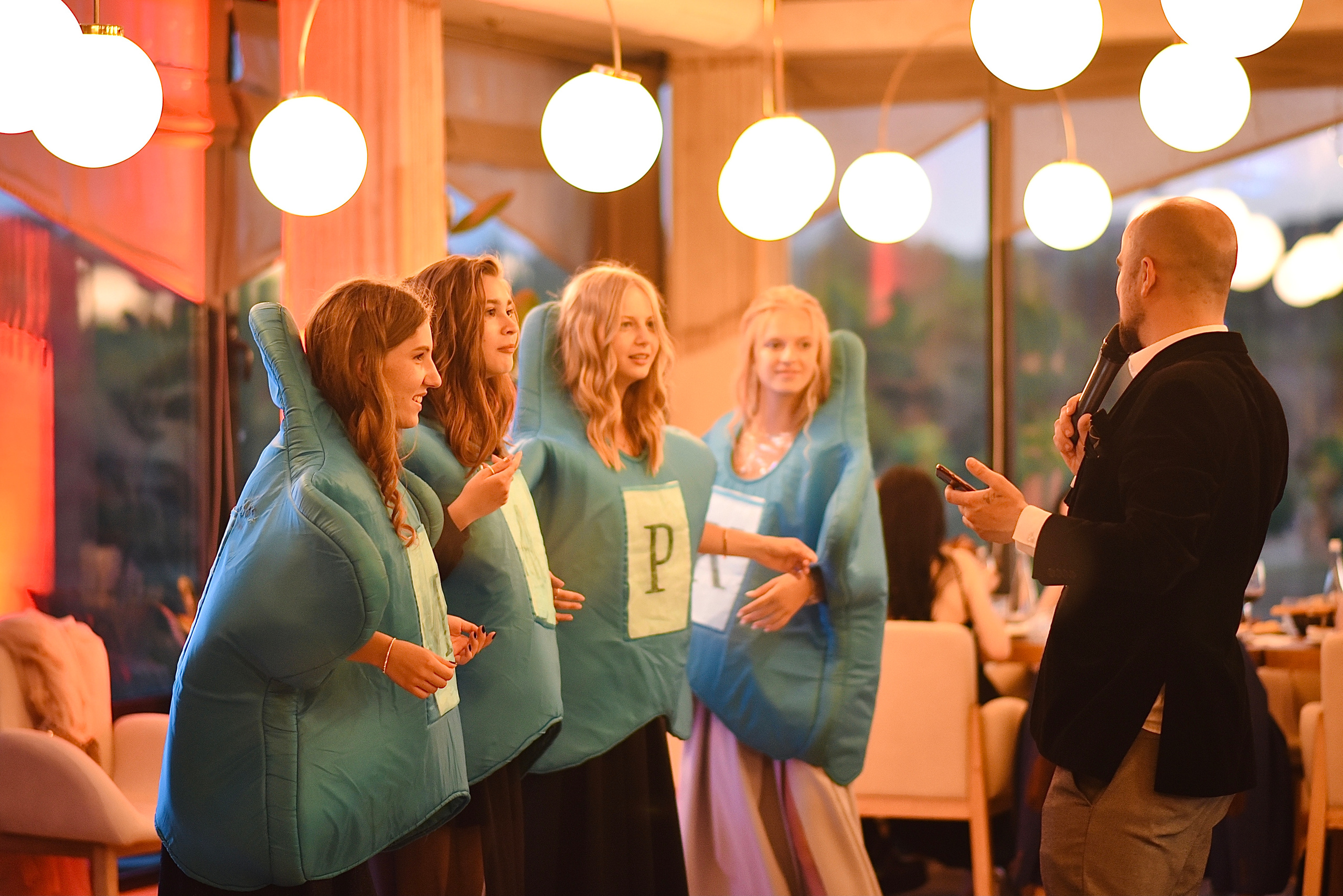 Випускний вечір 11-го класу. Фотограф Марія Якимичева