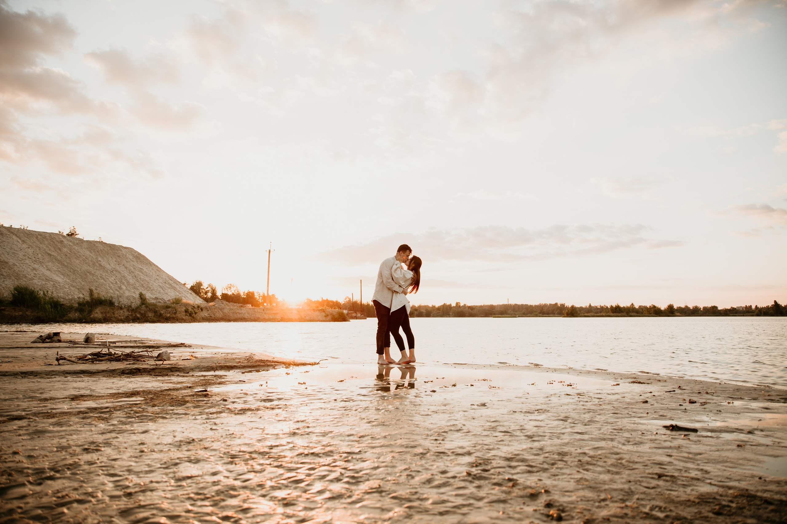 ВТЕЧА У ЗАХІД СОНЦЯ. MILANA NIKONENKO весільний та сіймейний фотограф