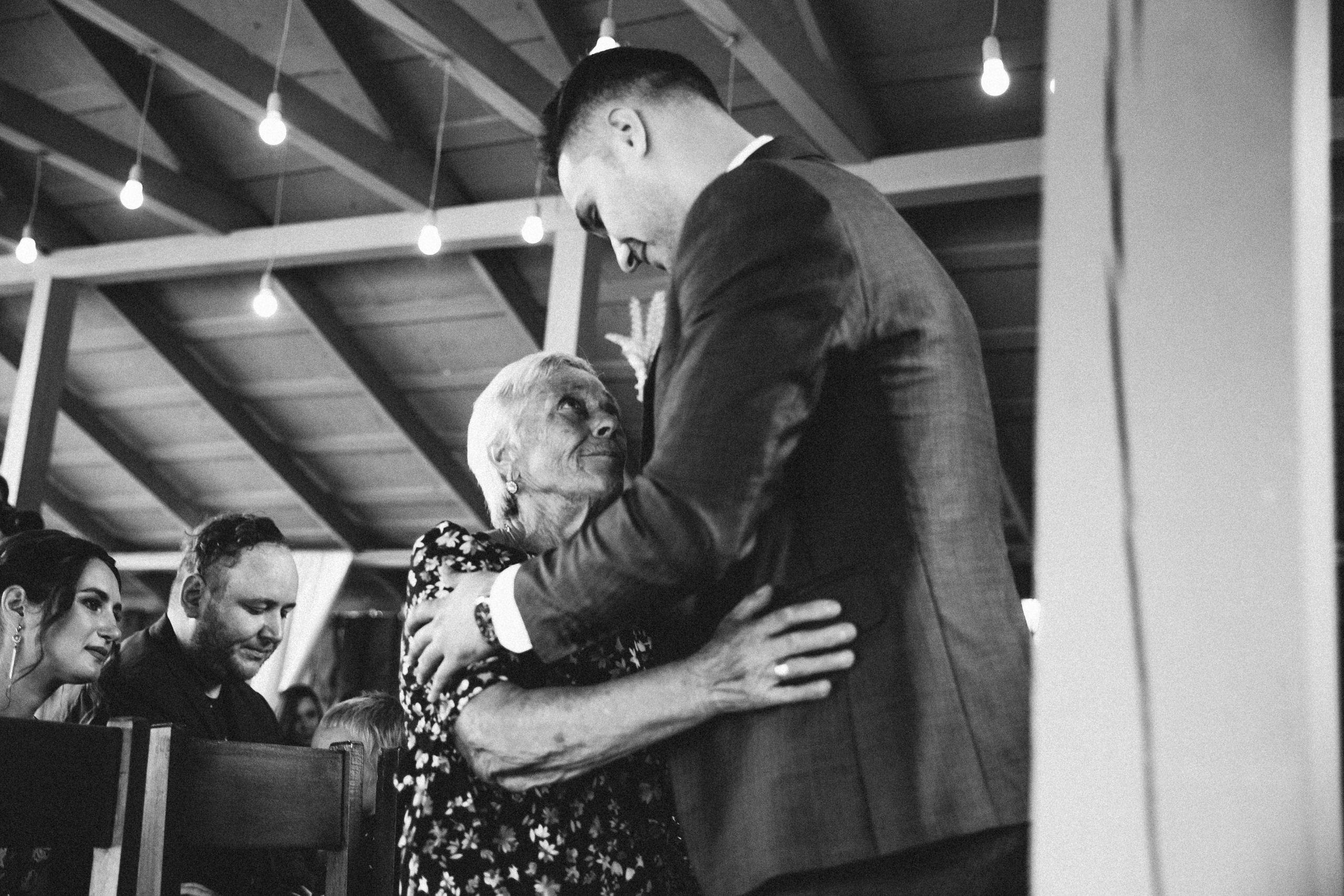 Wedding Wood Cottege. MILANA NIKONENKO весільний та сіймейний фотограф