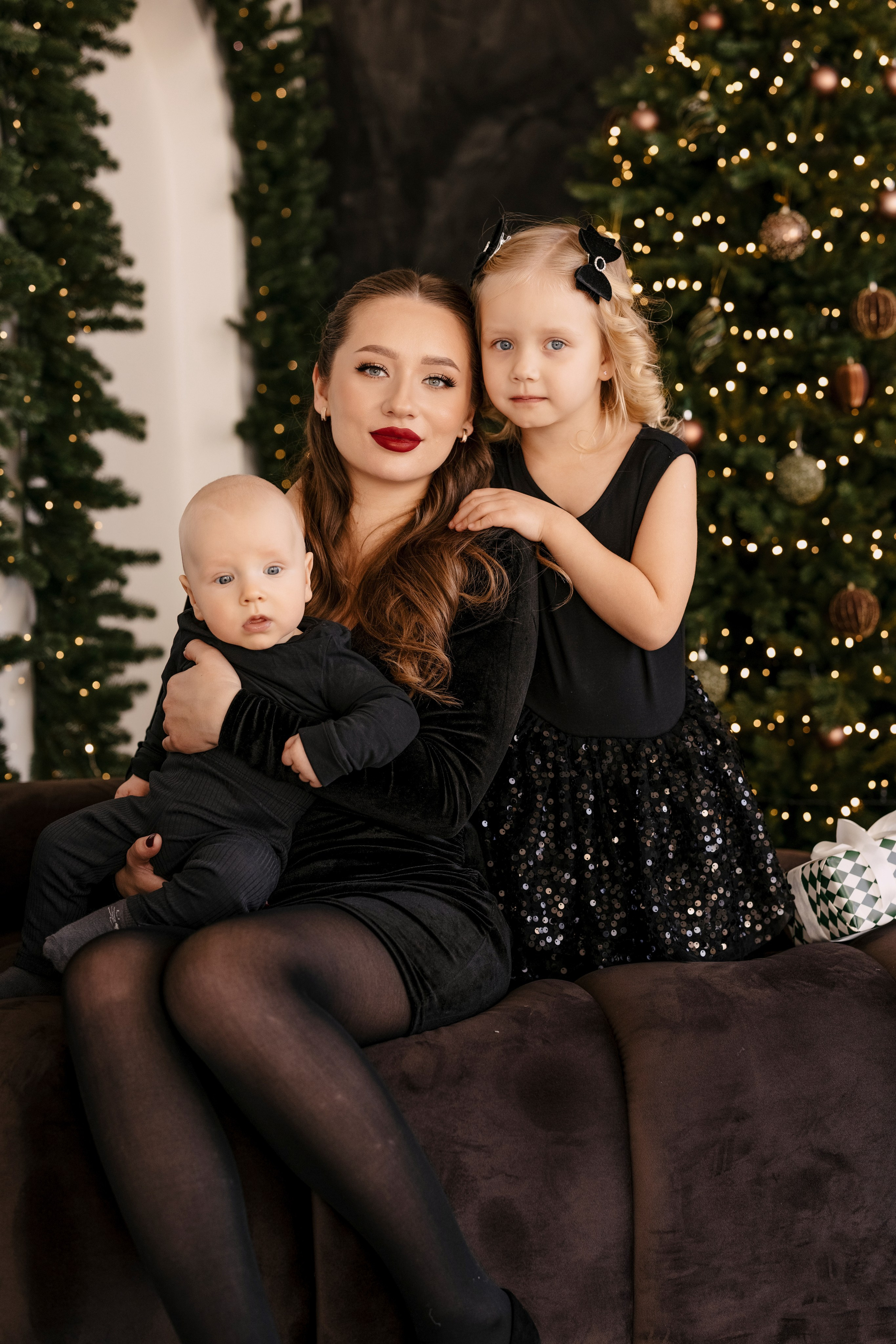 ZIEMASSVĒTKU FOTOSESIJAS ALINA MUR RĪGA. Gaidību, sieviešu, kāzu fotografs Rīga