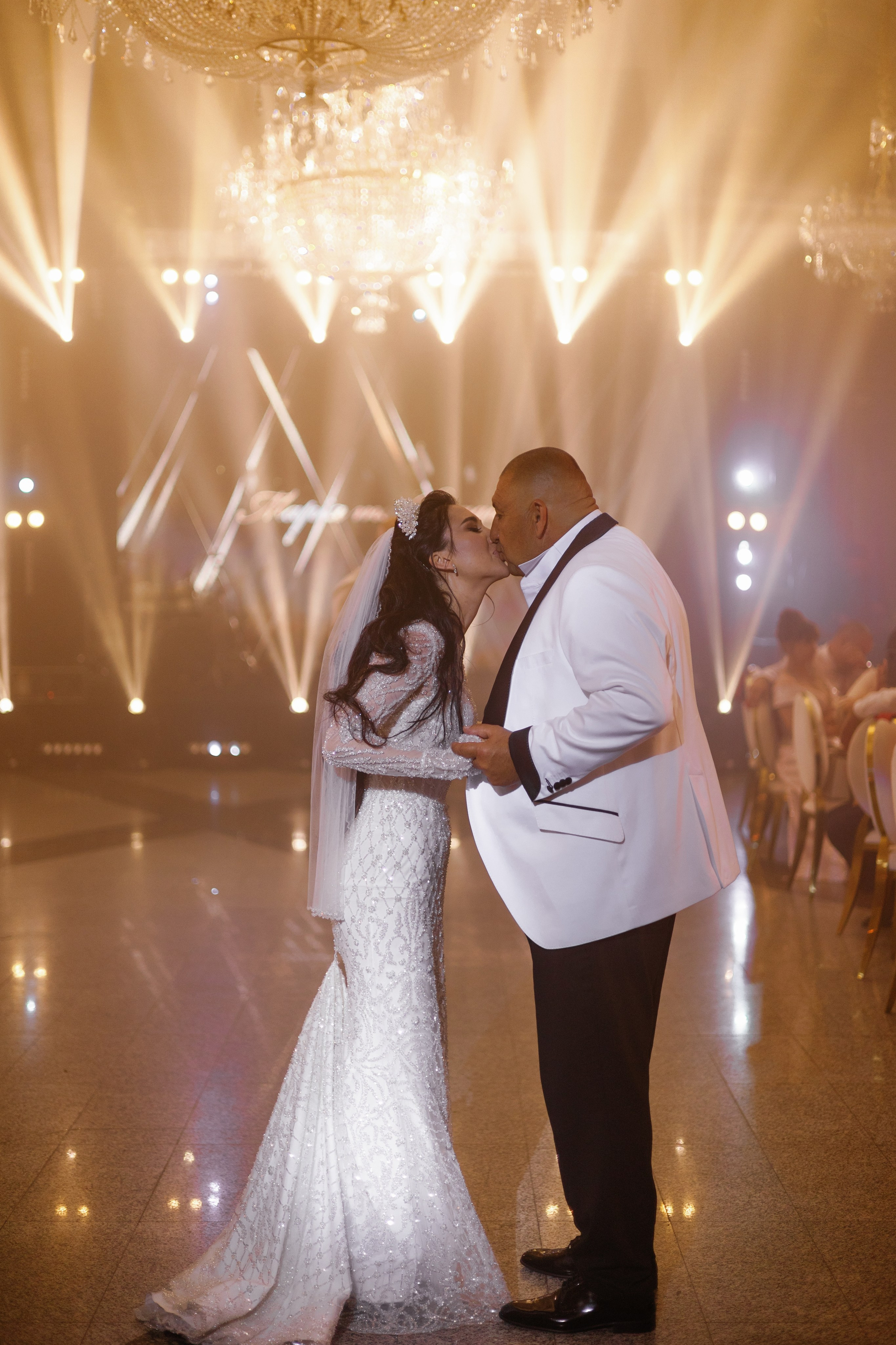 Vladislav & Maria (Ukraine). Wedding photographer Elvira Brovdi