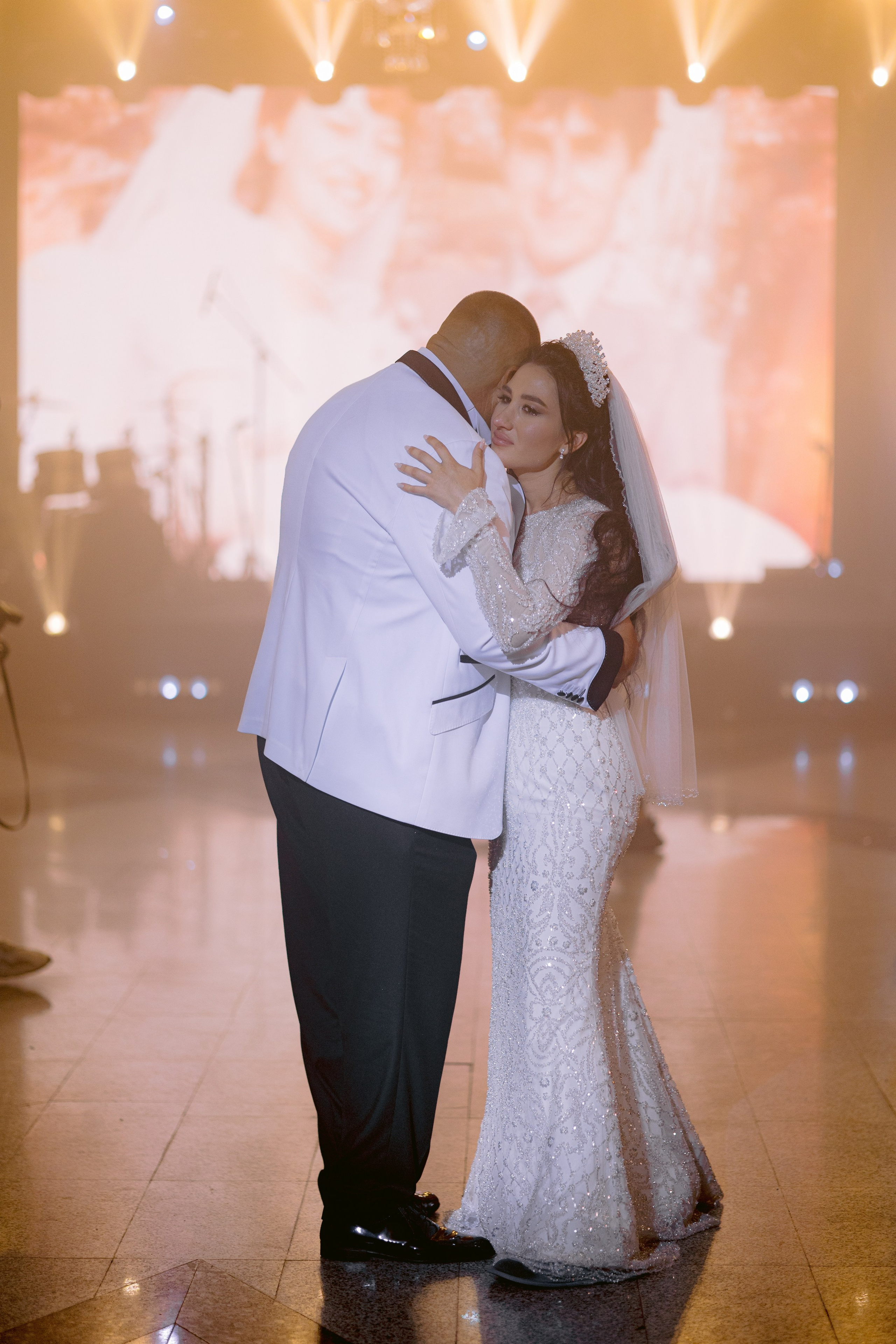 Vladislav & Maria (Ukraine). Wedding photographer Elvira Brovdi