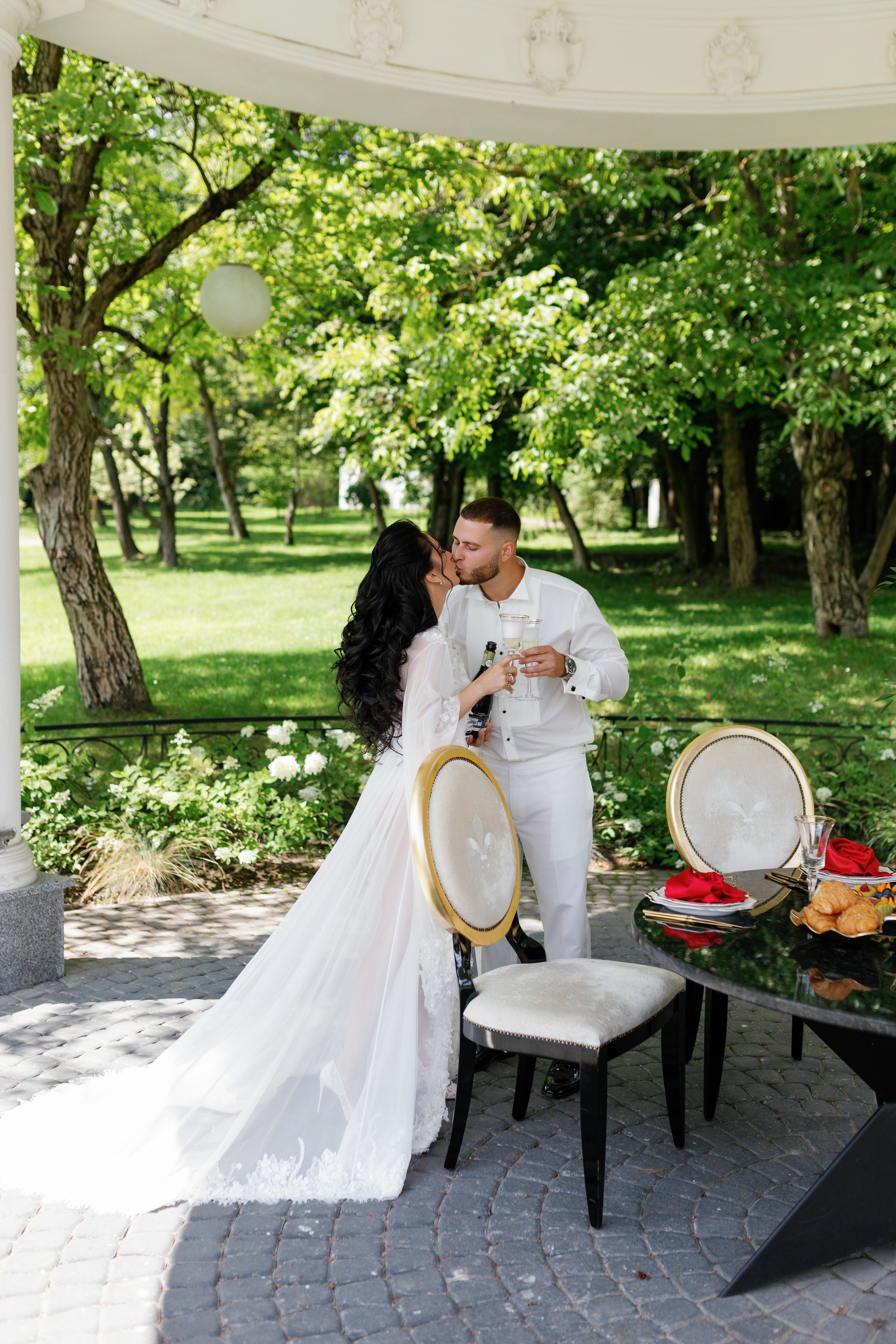 Vladislav & Maria (Ukraine). Wedding photographer Elvira Brovdi