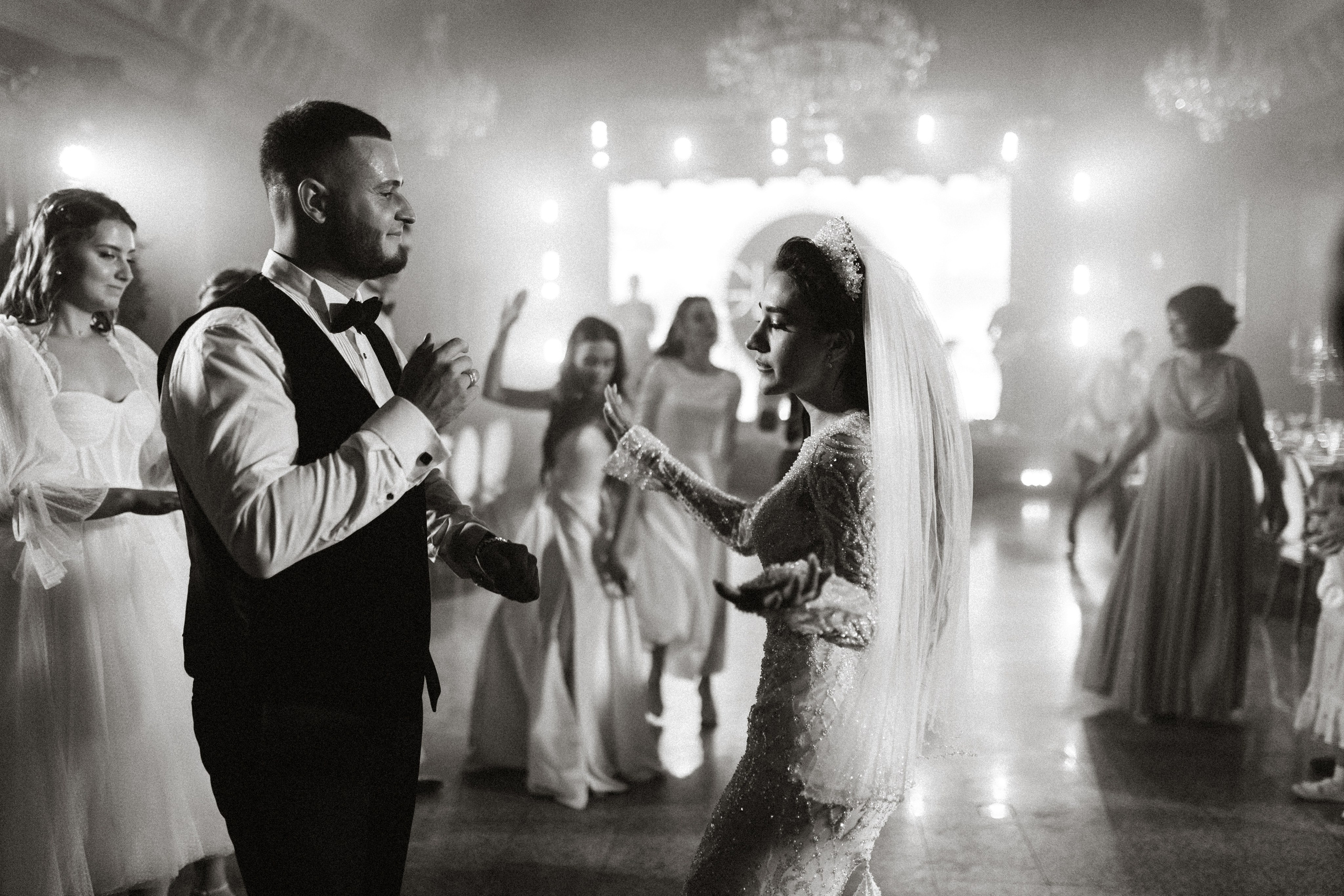 Vladislav & Maria (Ukraine). Wedding photographer Elvira Brovdi