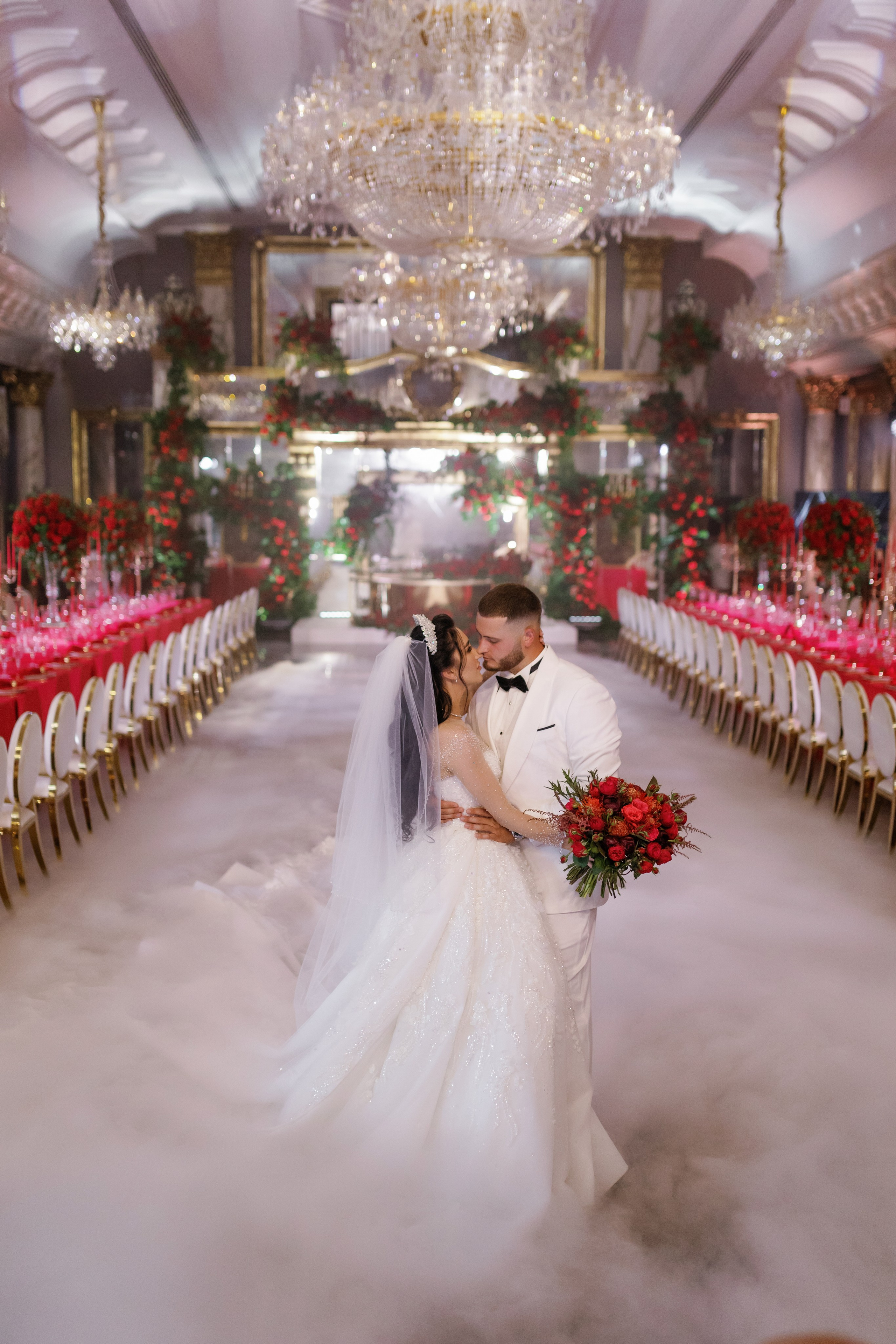 Vladislav & Maria (Ukraine). Wedding photographer Elvira Brovdi