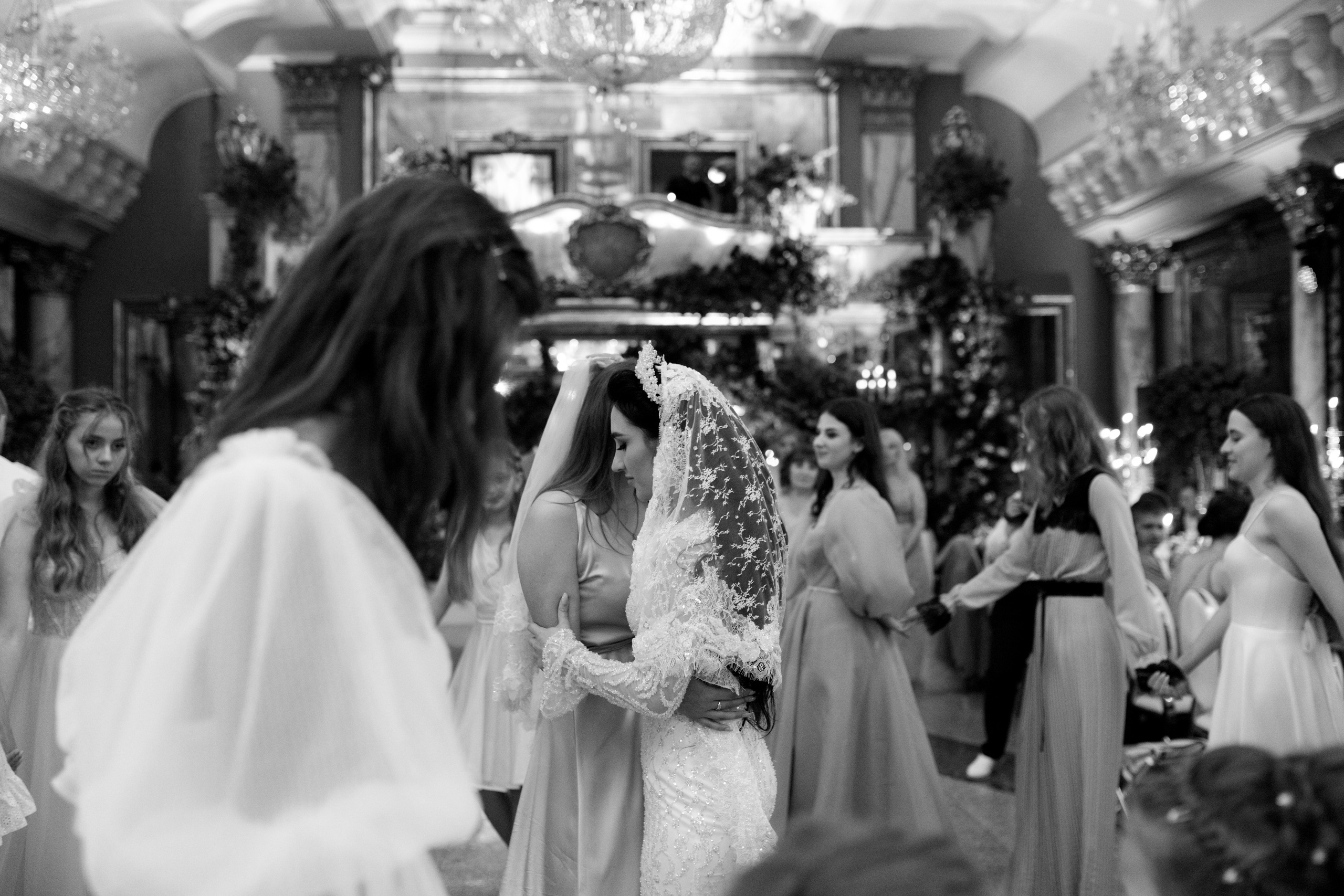 Vladislav & Maria (Ukraine). Wedding photographer Elvira Brovdi