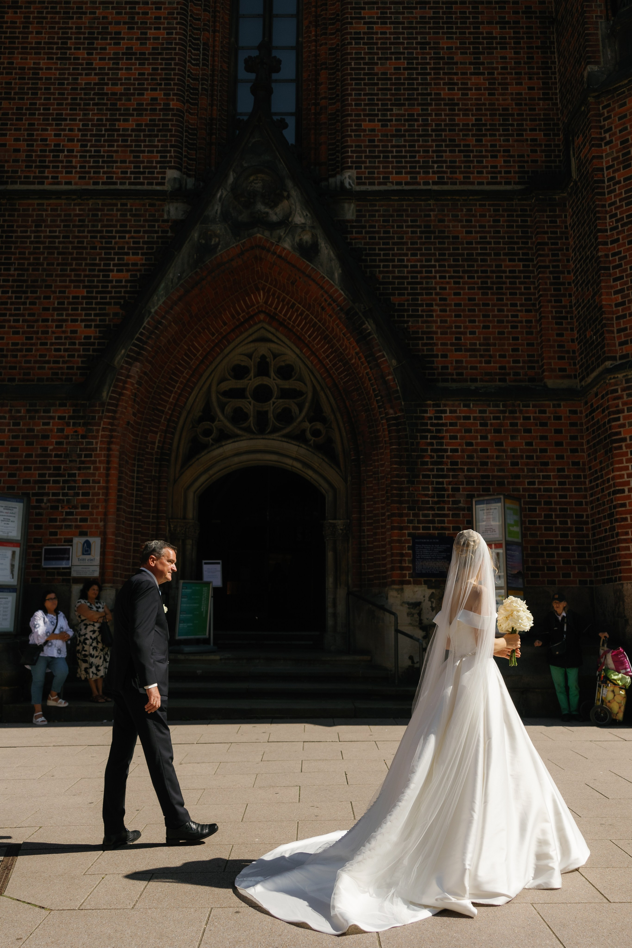 Sarah & Nader (Germany). Wedding photographer Elvira Brovdi