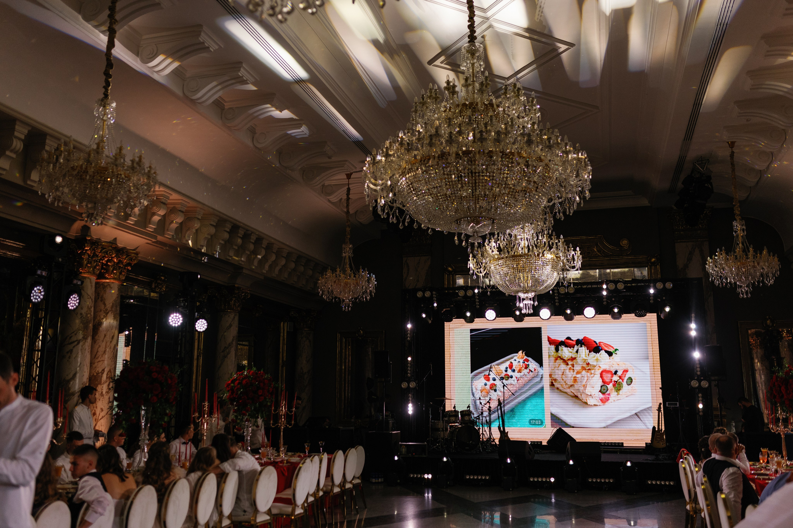 Vladislav & Maria (Ukraine). Wedding photographer Elvira Brovdi