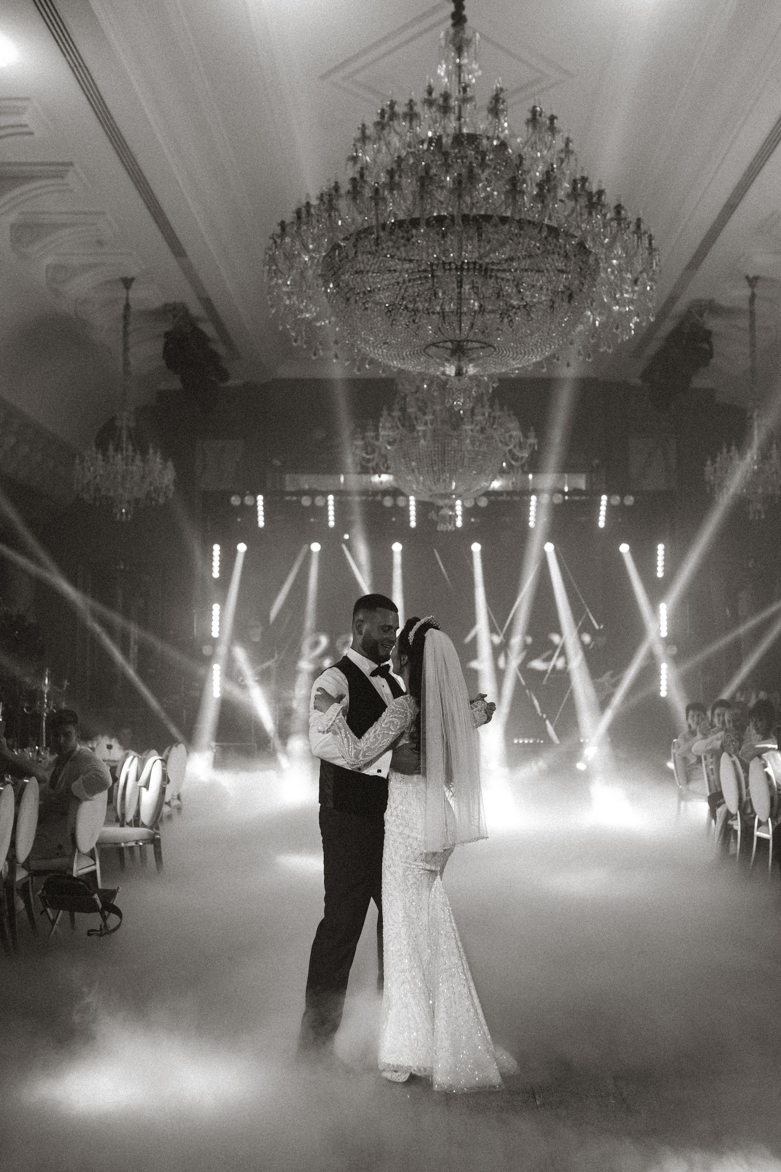 Vladislav & Maria (Ukraine). Wedding photographer Elvira Brovdi