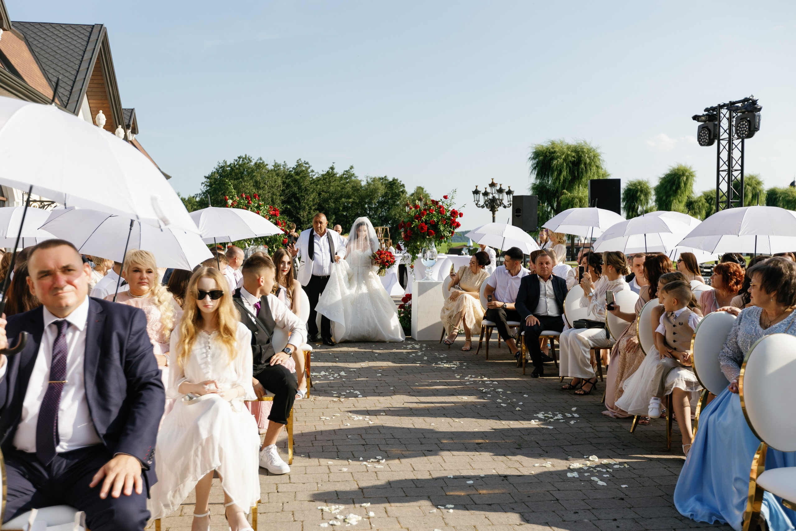 Vladislav & Maria (Ukraine). Wedding photographer Elvira Brovdi
