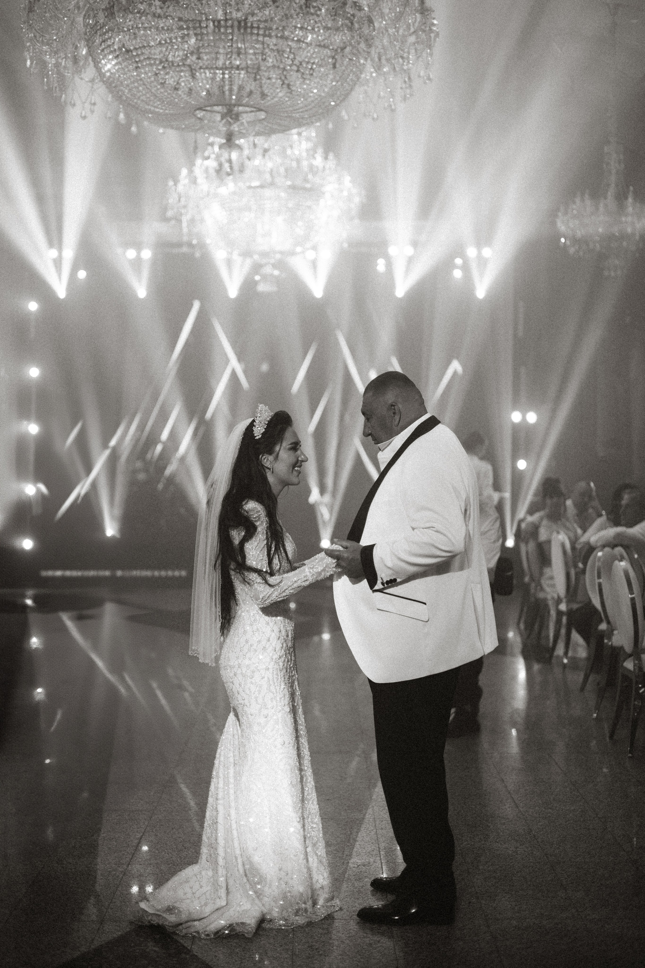 Vladislav & Maria (Ukraine). Wedding photographer Elvira Brovdi