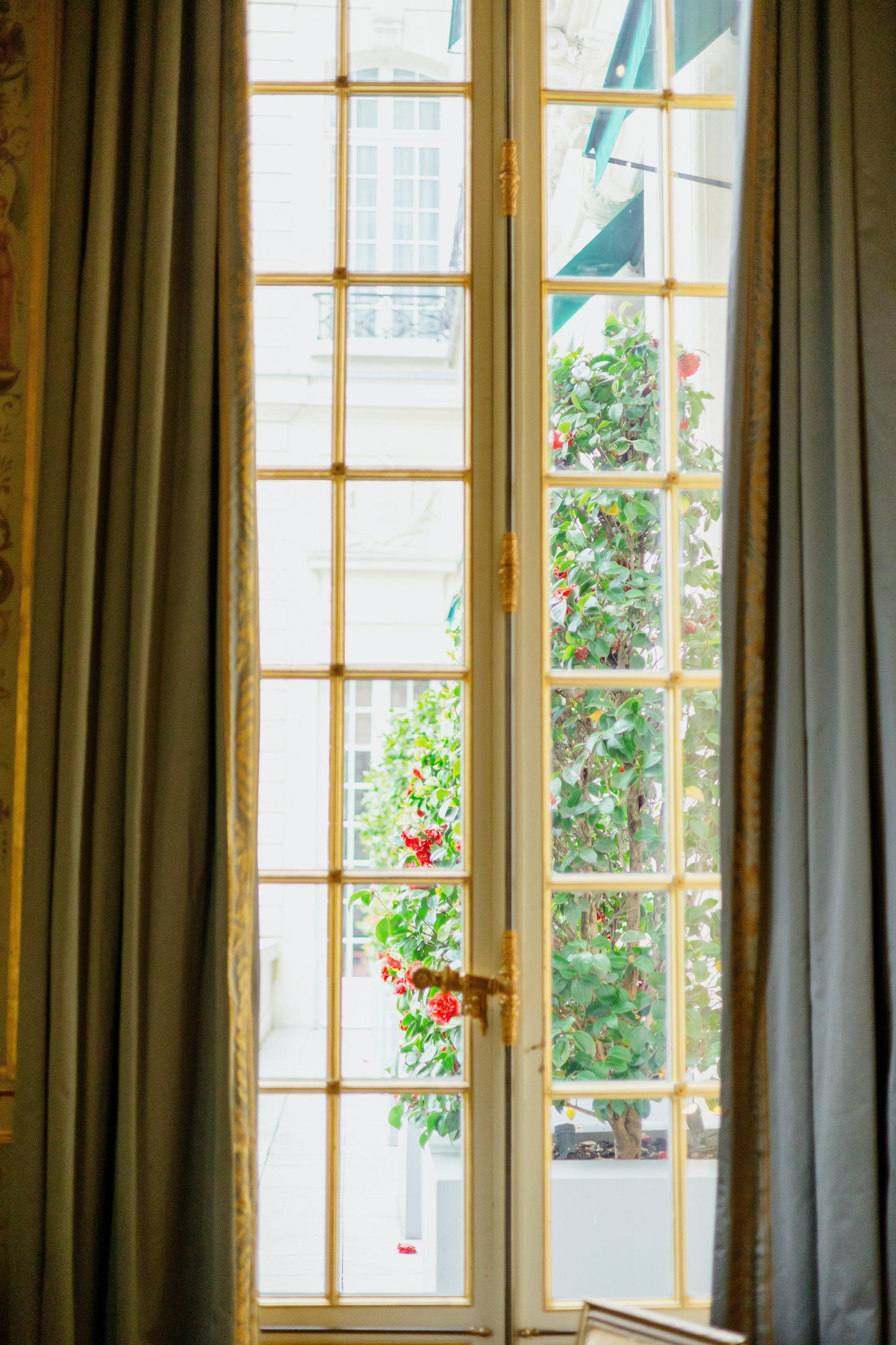 Yasmine & Myriam (France). Wedding photographer Elvira Brovdi