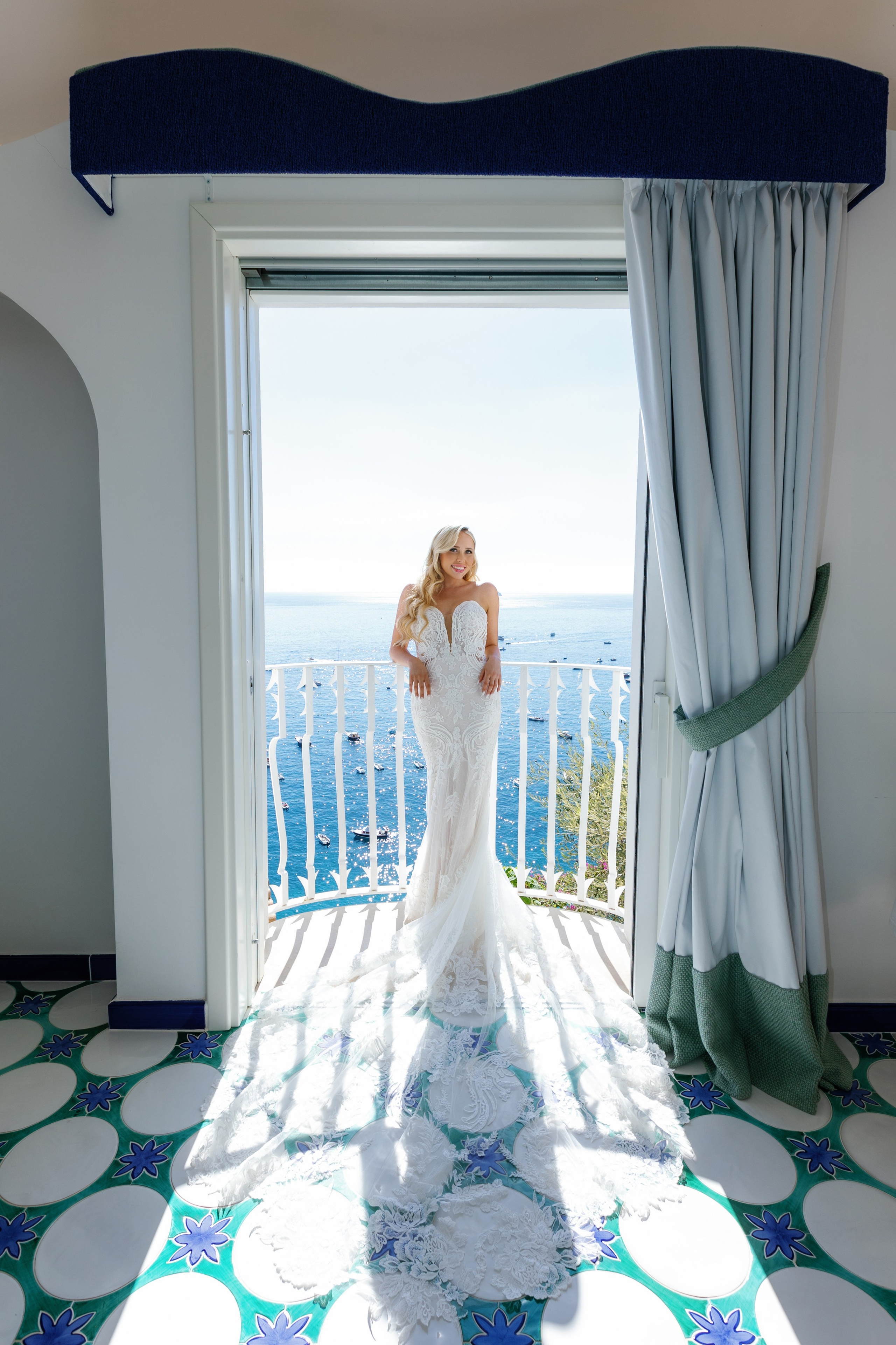 Positano wedding photographer. Wedding photographer Elvira Brovdi