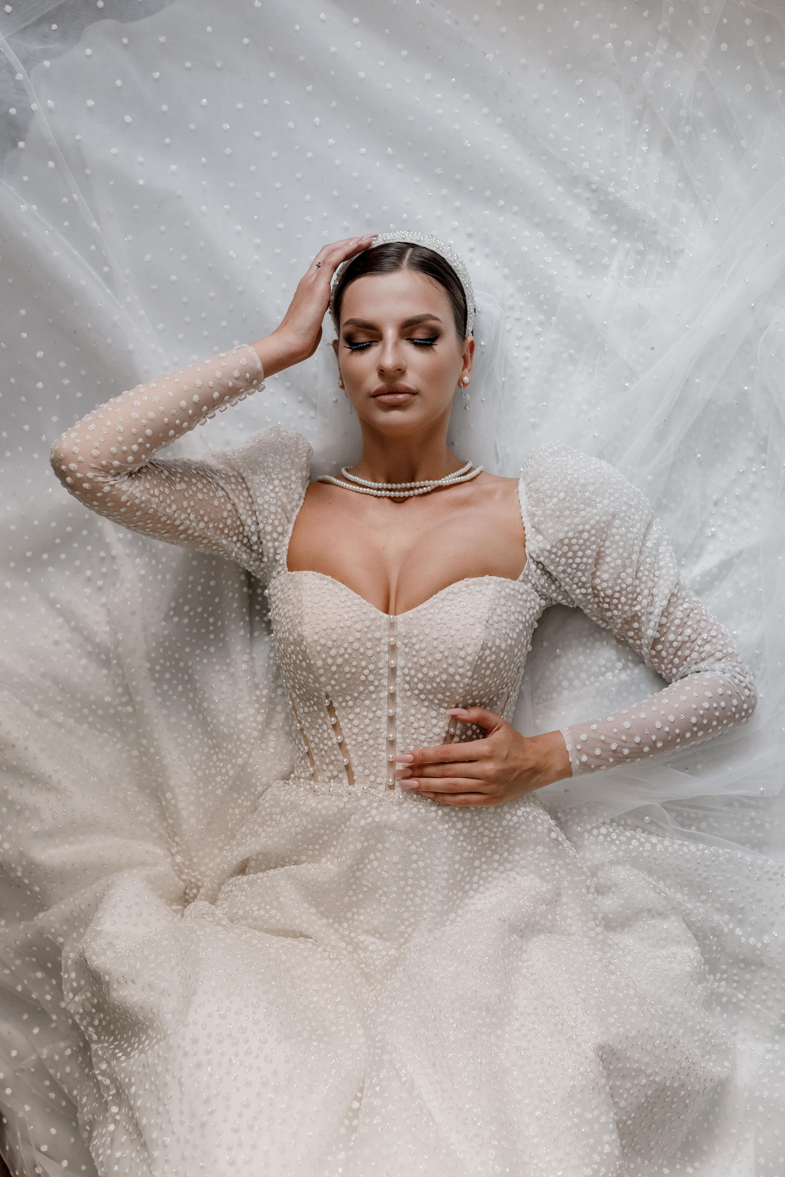 Wedding photographer Elvira Brovdi