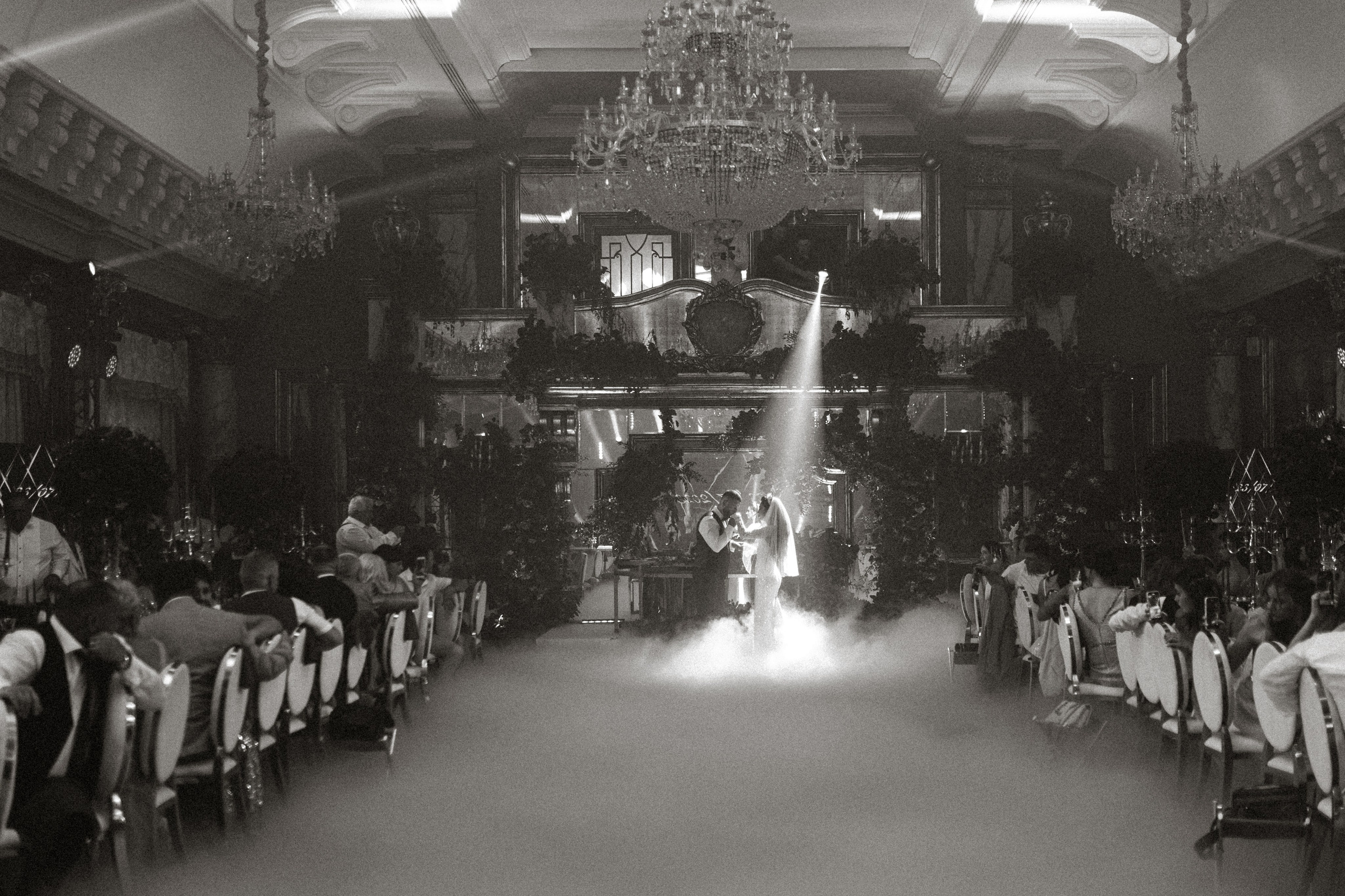 Vladislav & Maria (Ukraine). Wedding photographer Elvira Brovdi