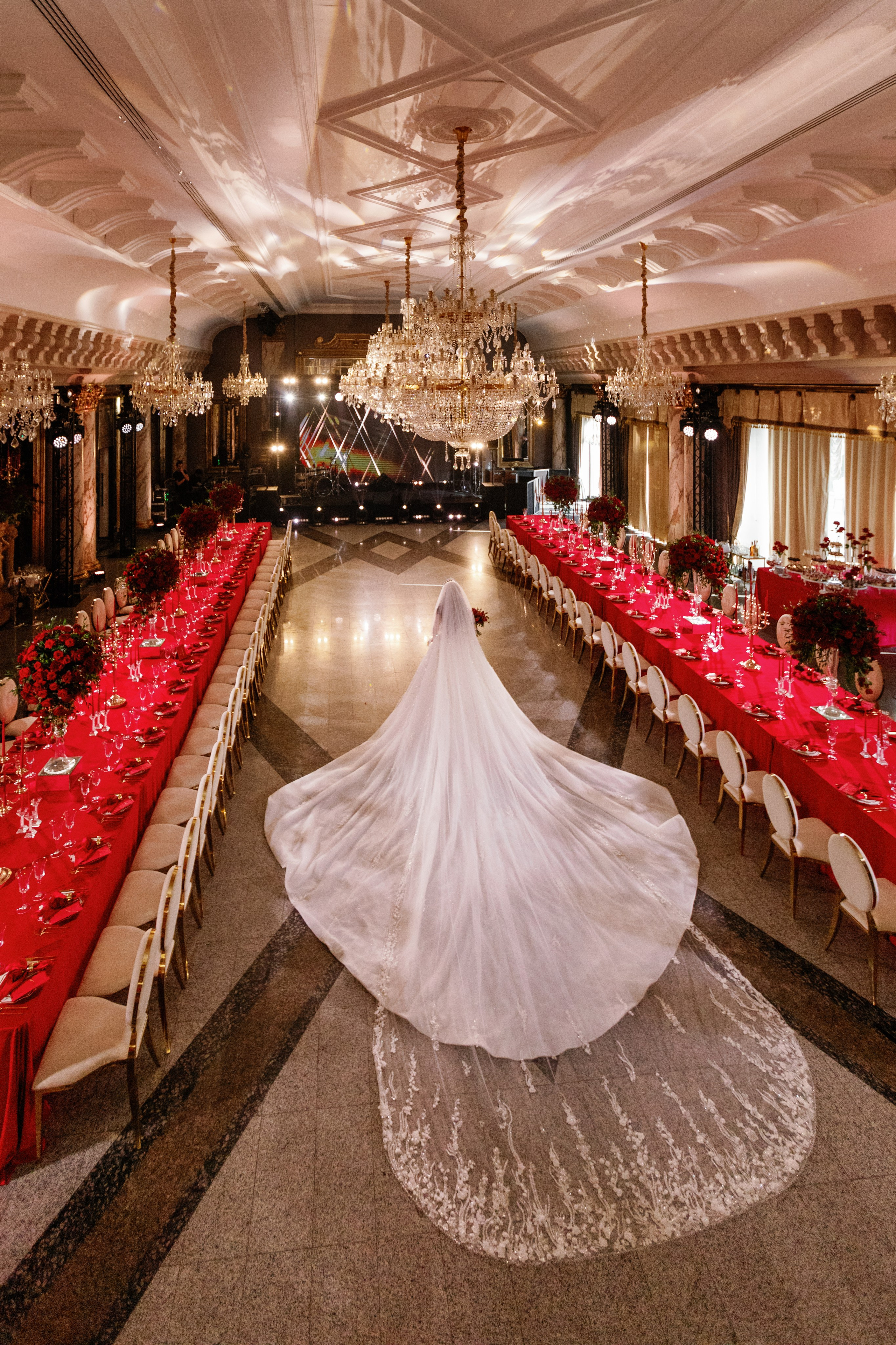 Vladislav & Maria (Ukraine). Wedding photographer Elvira Brovdi