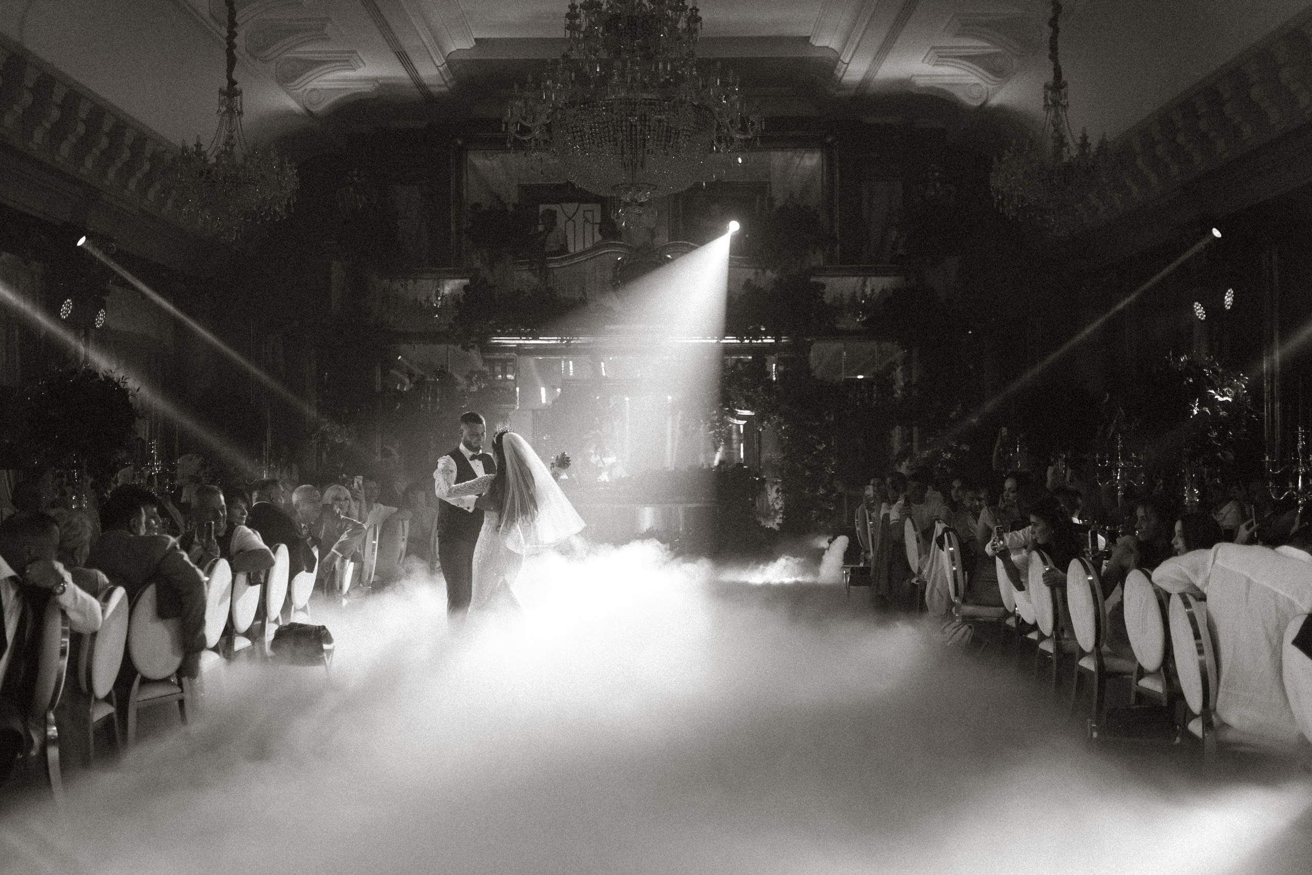 Vladislav & Maria (Ukraine). Wedding photographer Elvira Brovdi