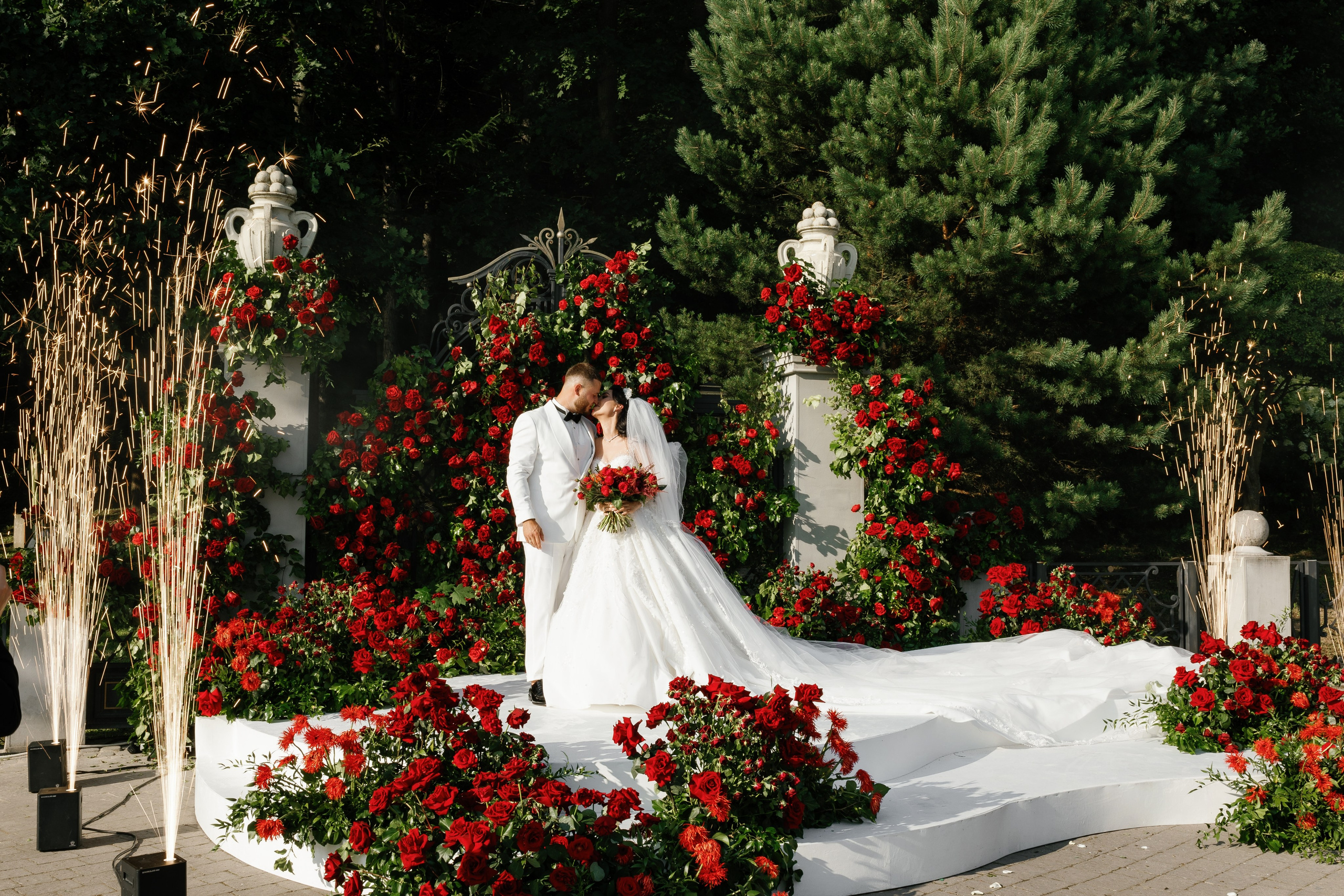 Vladislav & Maria (Ukraine). Wedding photographer Elvira Brovdi