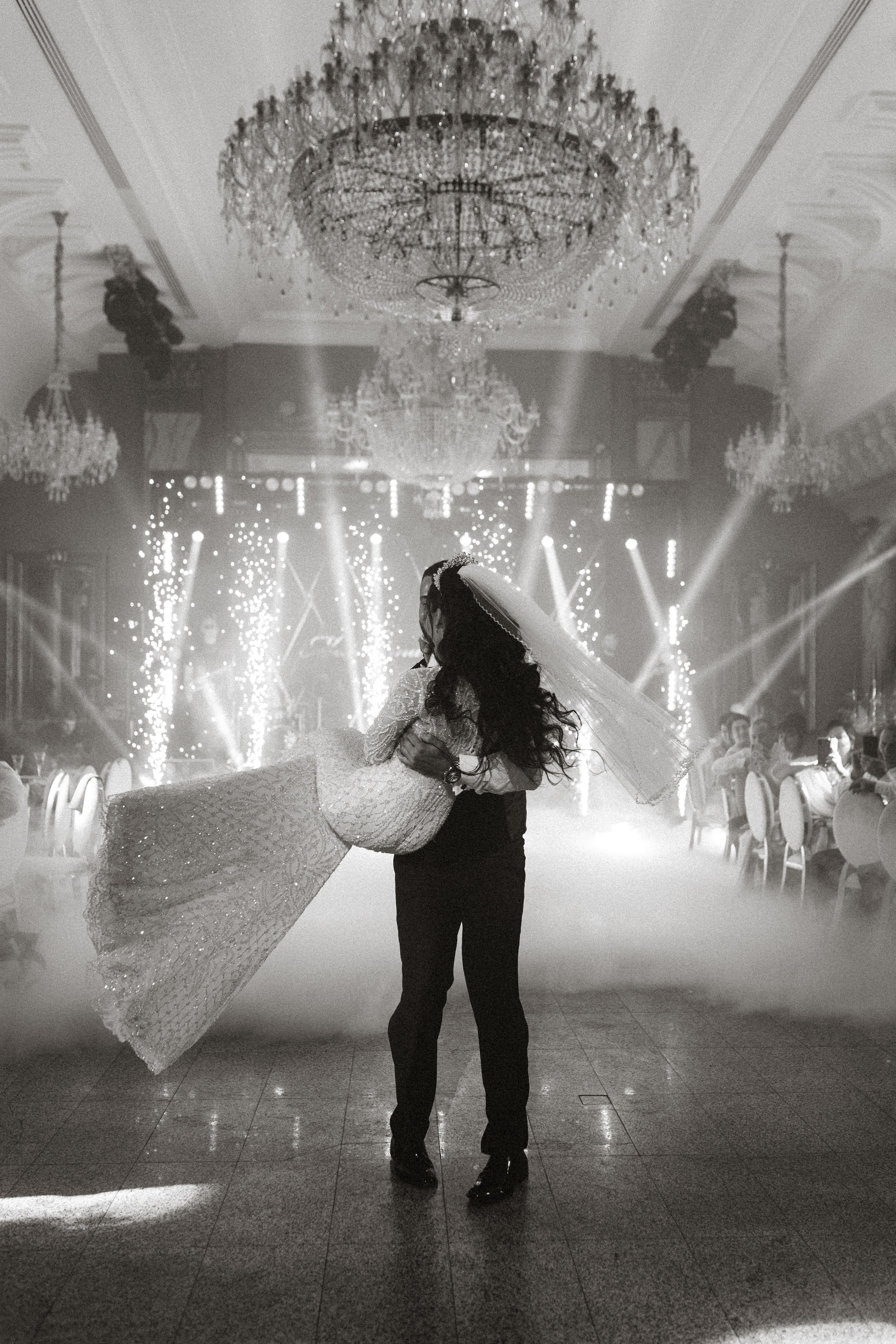 Vladislav & Maria (Ukraine). Wedding photographer Elvira Brovdi