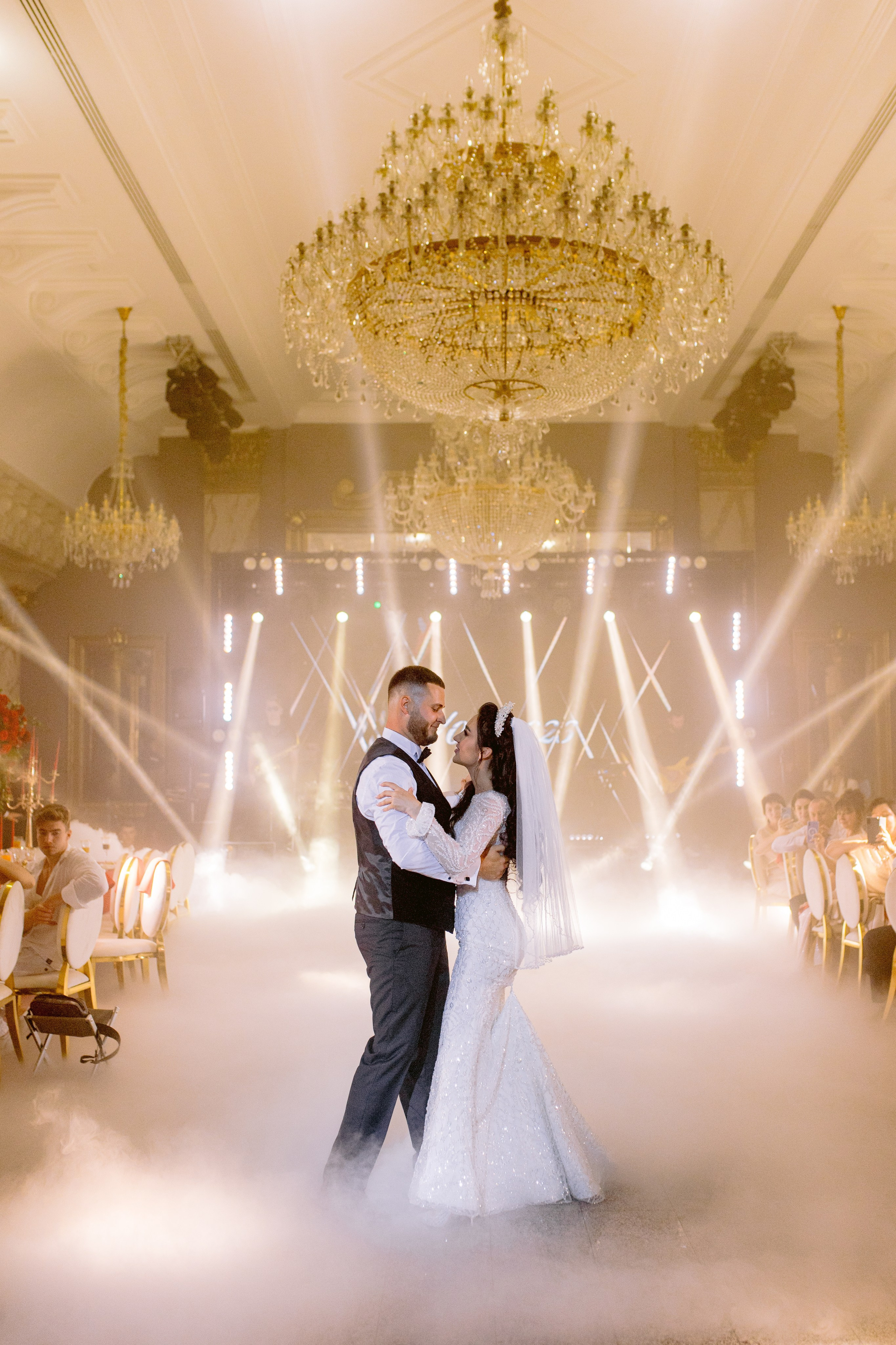 Vladislav & Maria (Ukraine). Wedding photographer Elvira Brovdi
